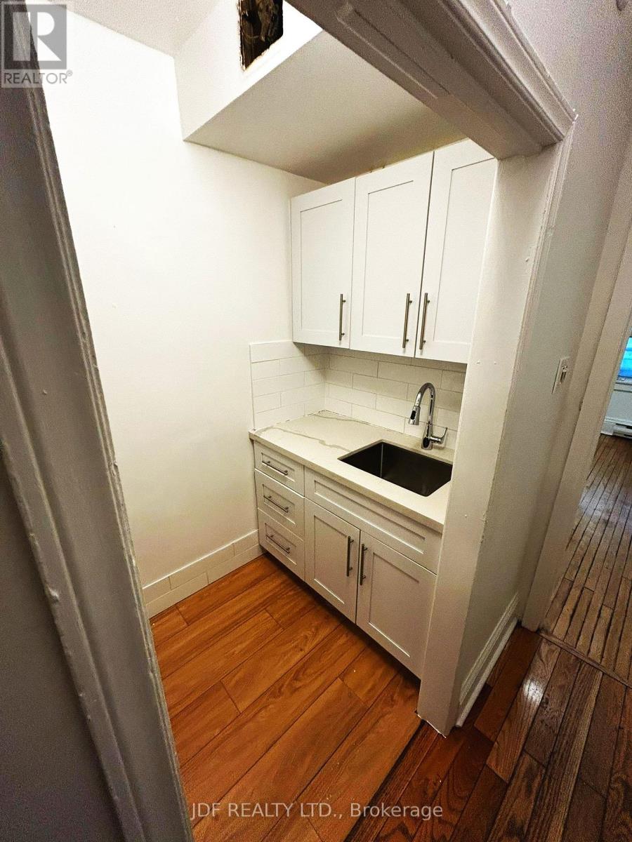 383 Lansdowne Avenue, Toronto, Ontario  M6H 3Y2 - Photo 16 - C12909846