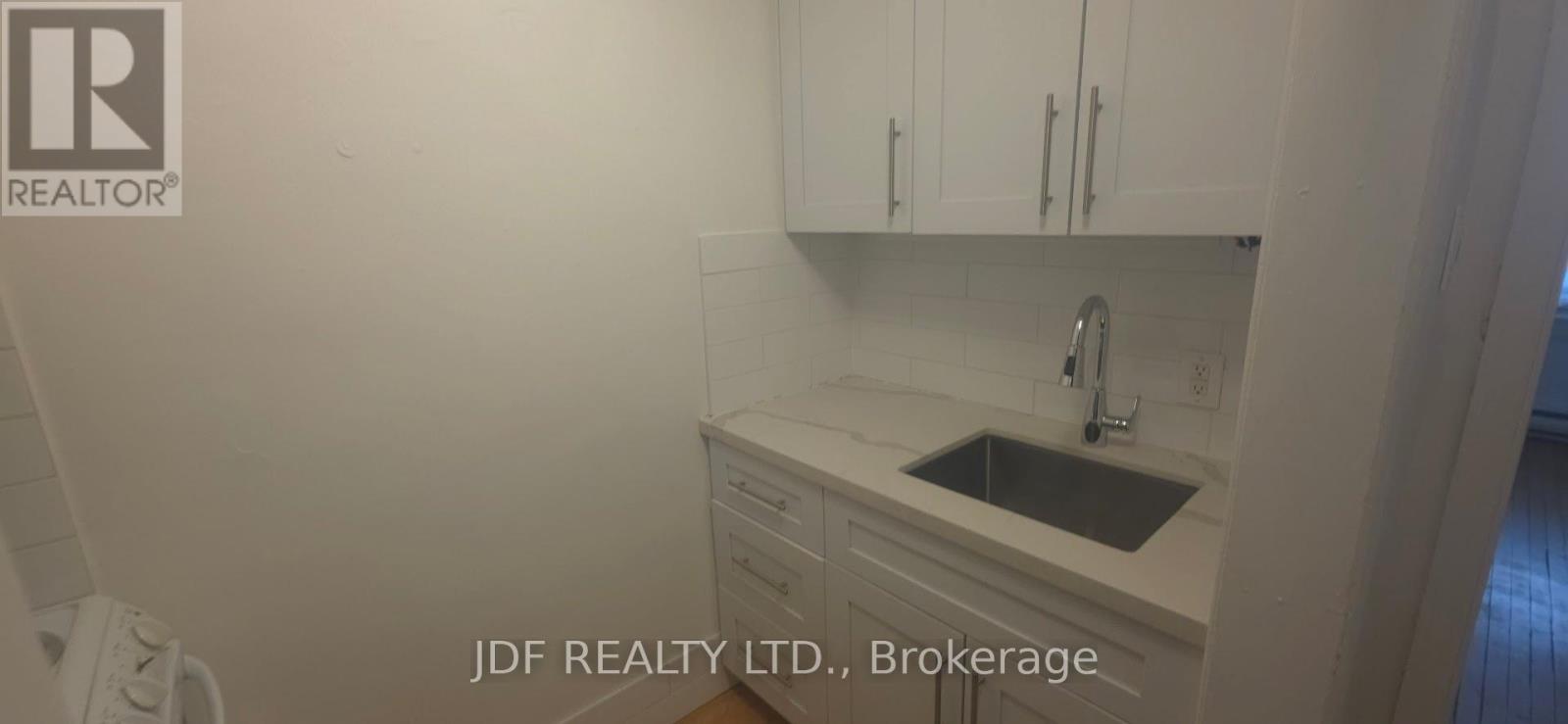 383 Lansdowne Avenue, Toronto, Ontario  M6H 3Y2 - Photo 7 - C12909846