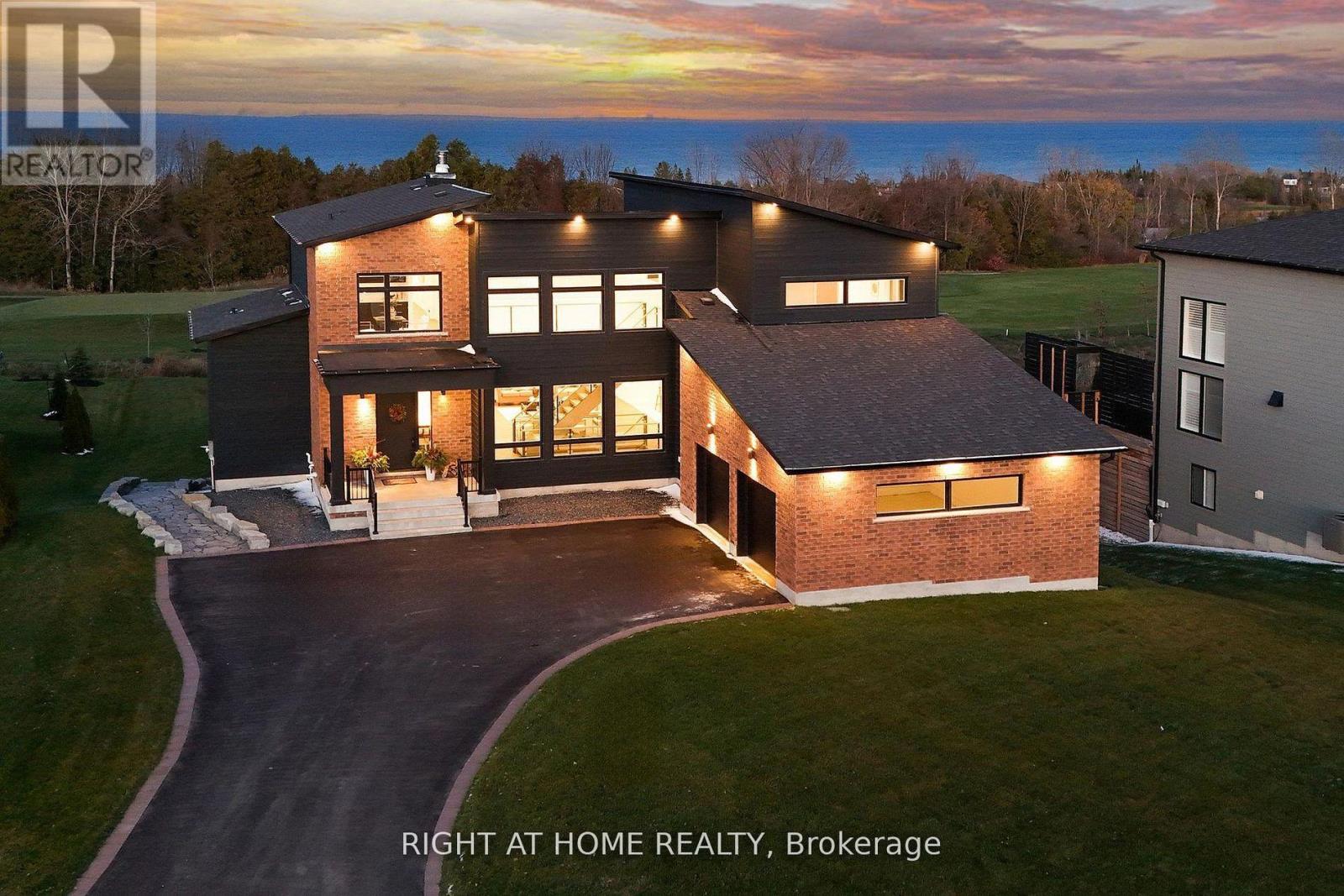 101 Sladden Court, Blue Mountains, Ontario  N0H 2P0 - Photo 2 - X12926700