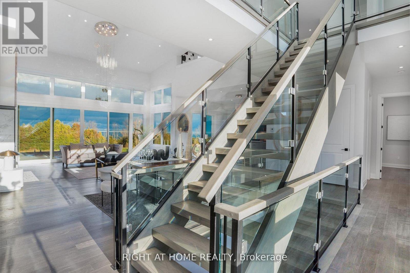 101 Sladden Court, Blue Mountains, Ontario  N0H 2P0 - Photo 3 - X12926700