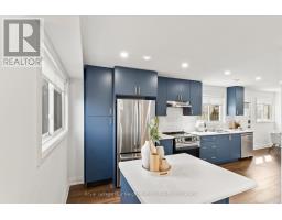 571 BERWICK CRESCENT, Oshawa, Ontario