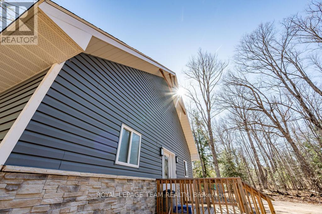 664 Ohio Road, Madawaska Valley, Ontario  K0J 1L0 - Photo 46 - X12443971