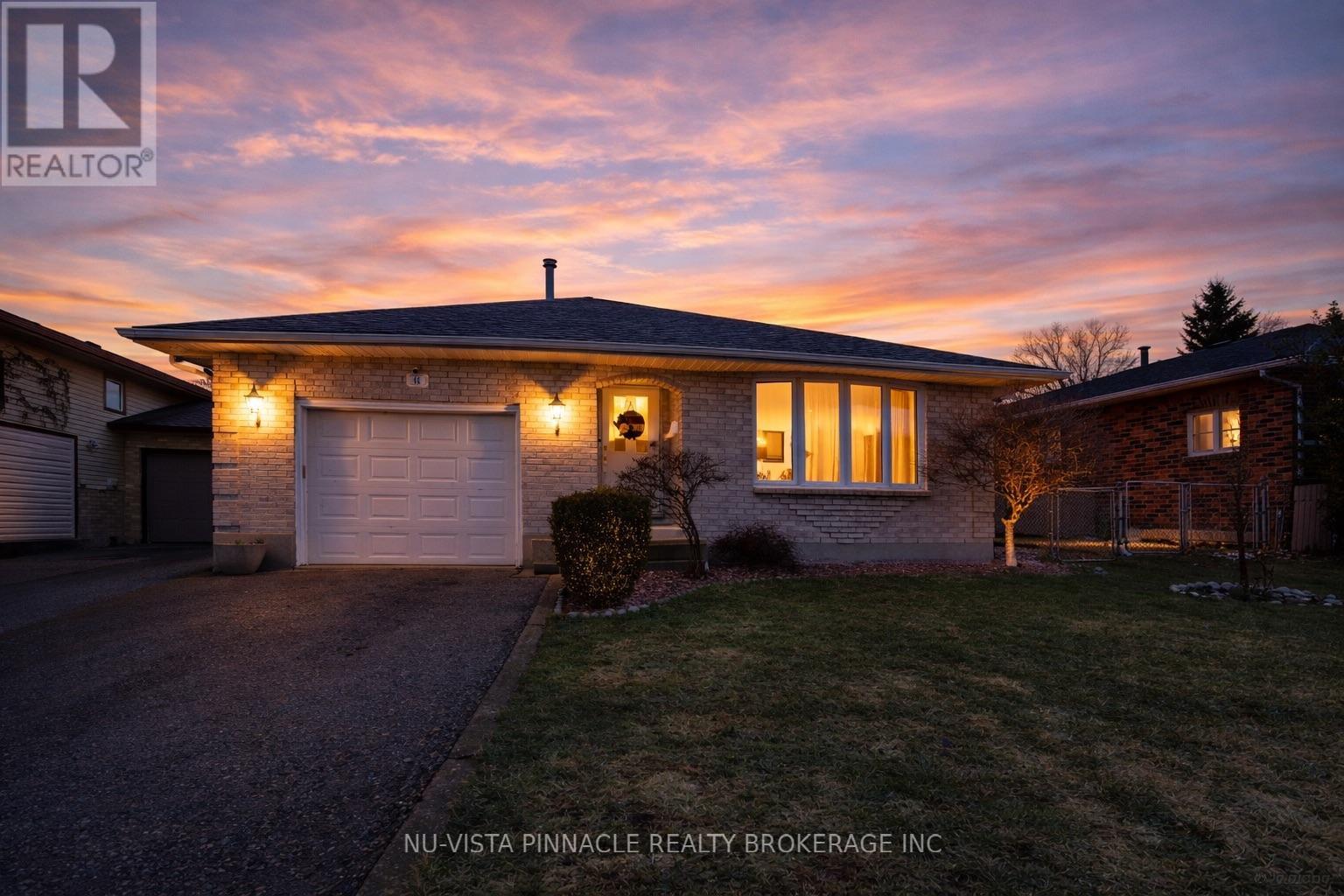 44 GOLFDALE CRESCENT, London South, Ontario