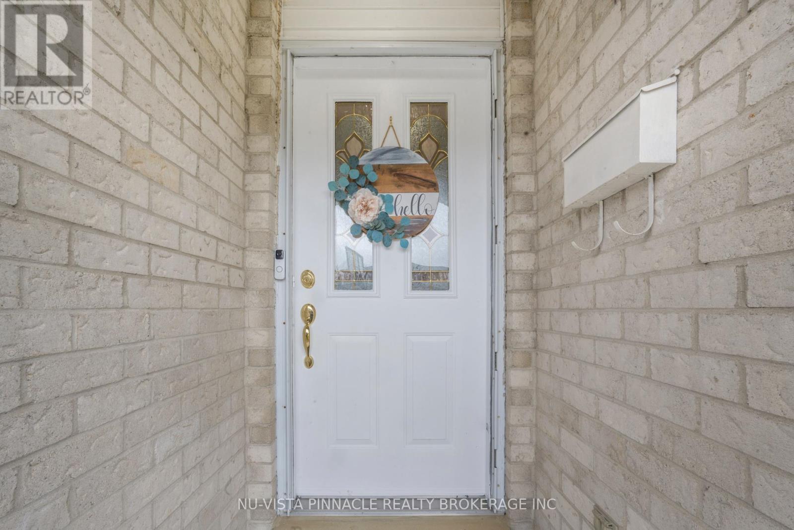 44 Golfdale Crescent, London South, Ontario  N6C 5P2 - Photo 3 - X12927400