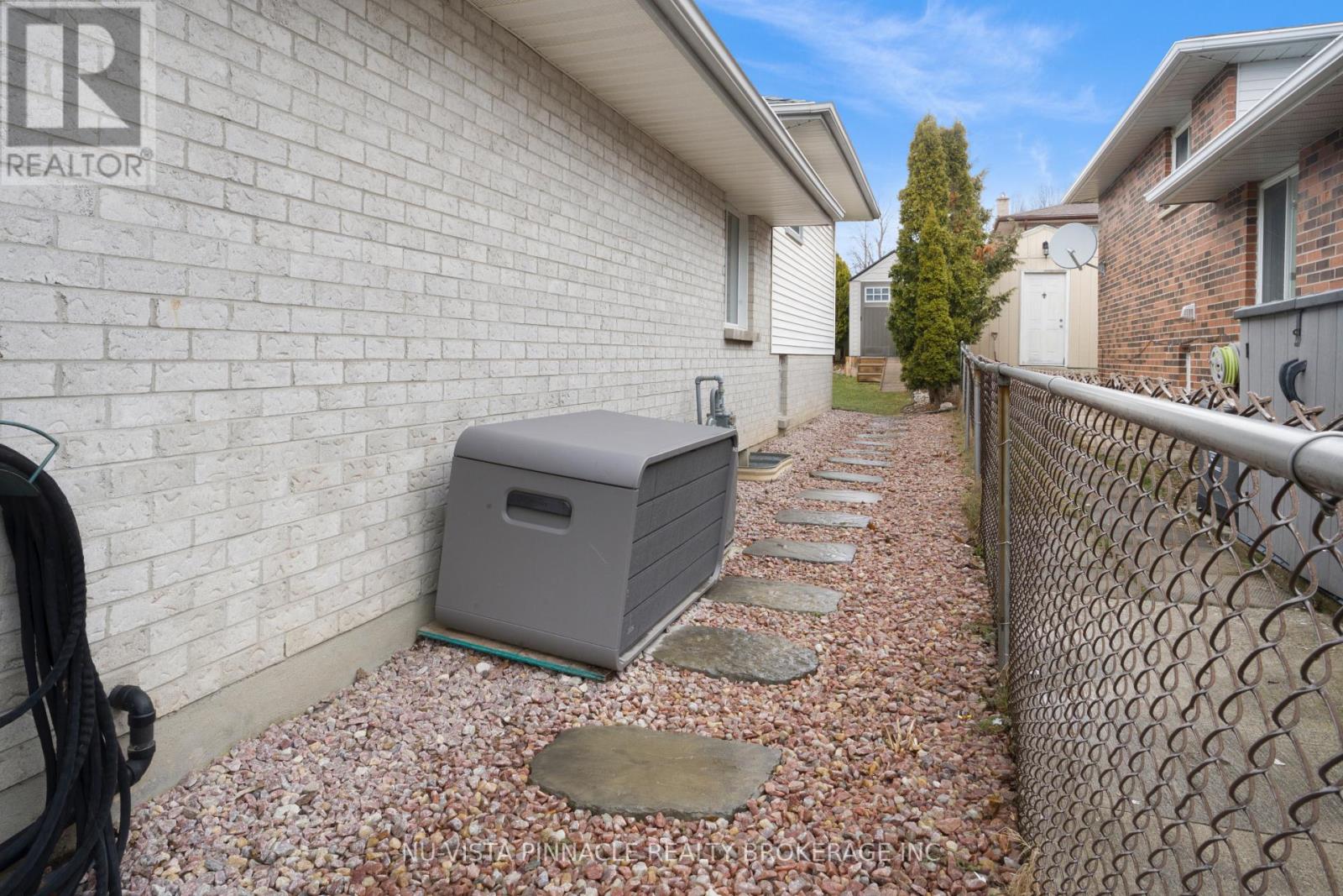 44 Golfdale Crescent, London South, Ontario  N6C 5P2 - Photo 32 - X12927400