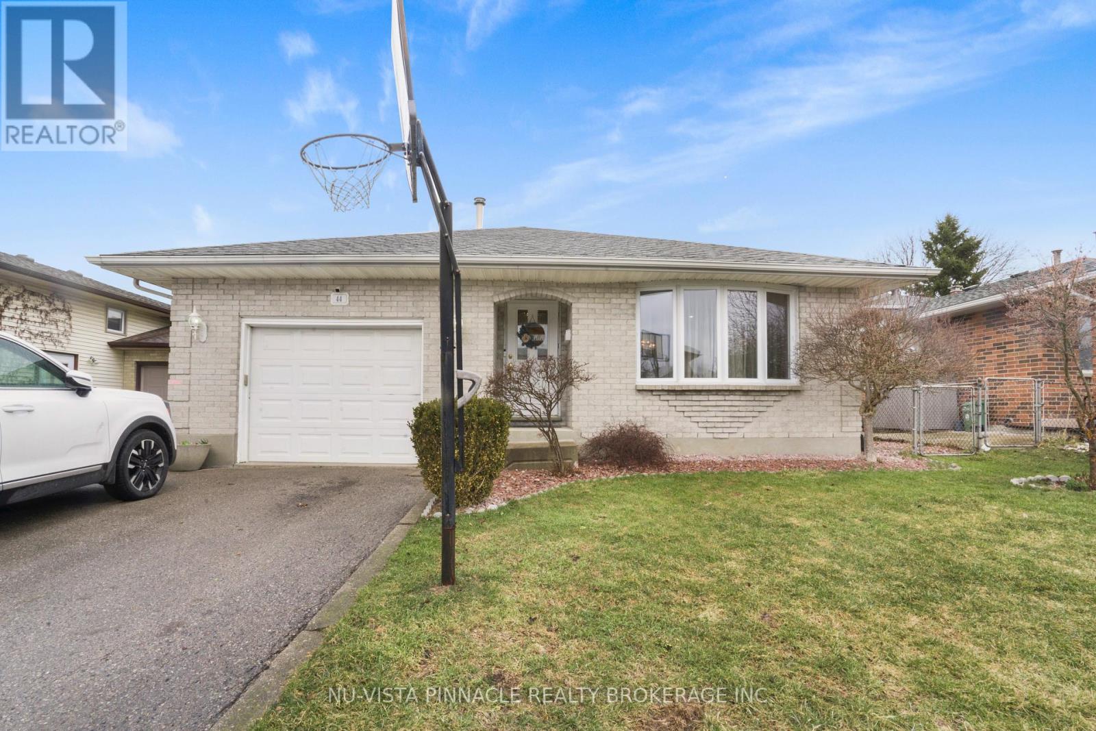44 Golfdale Crescent, London South, Ontario  N6C 5P2 - Photo 33 - X12927400