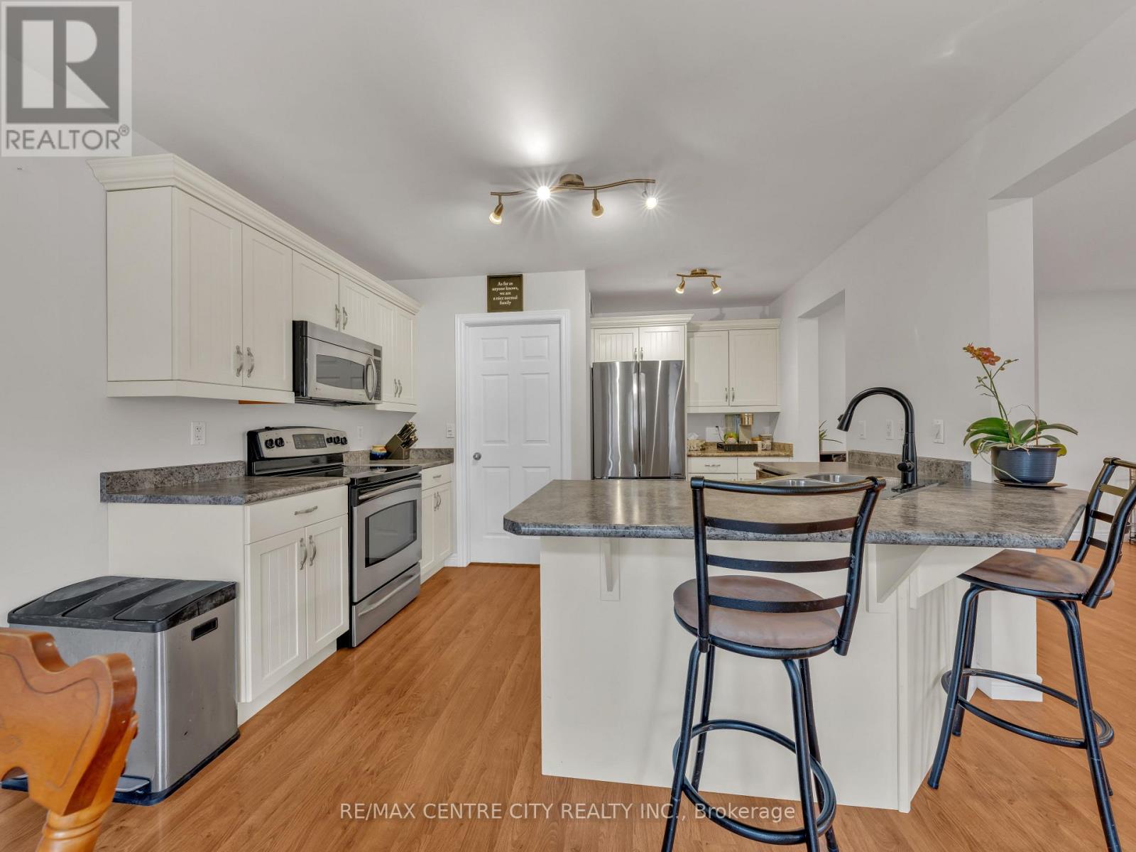 42137 Mcbain Line, Central Elgin, Ontario  N5P 4R1 - Photo 12 - X12927404