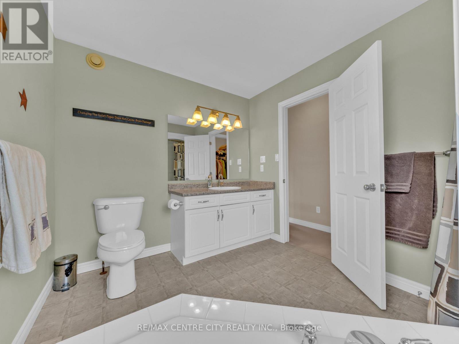 42137 Mcbain Line, Central Elgin, Ontario  N5P 4R1 - Photo 28 - X12927404