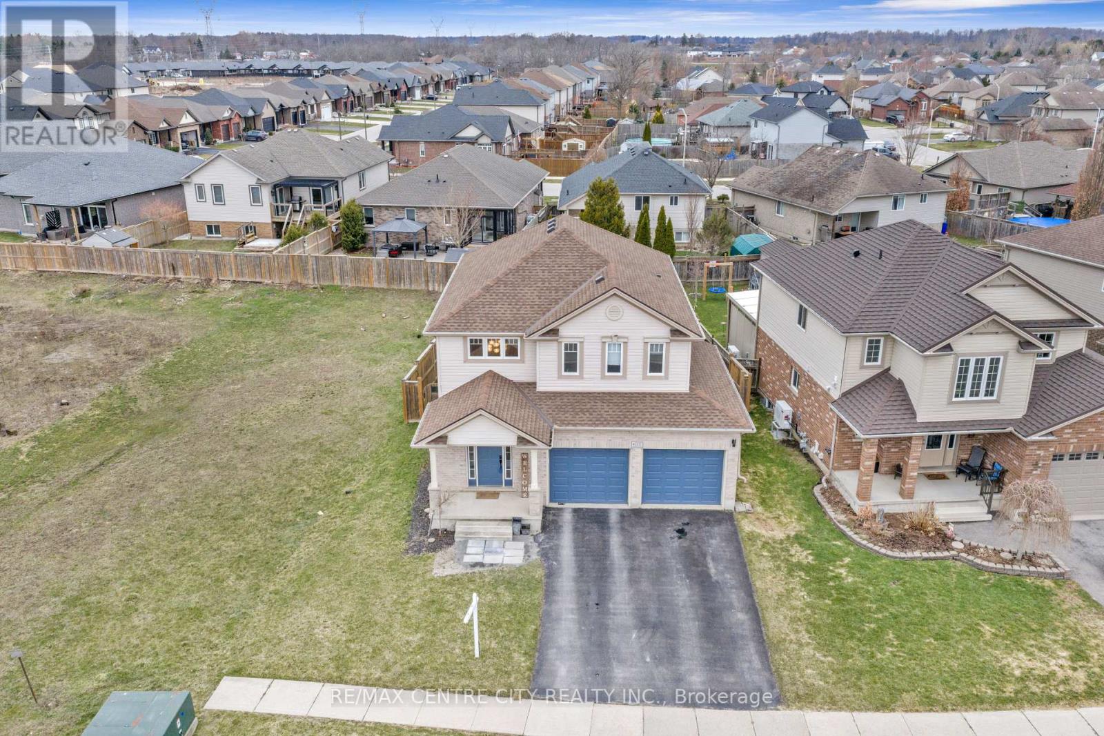 42137 Mcbain Line, Central Elgin, Ontario  N5P 4R1 - Photo 6 - X12927404