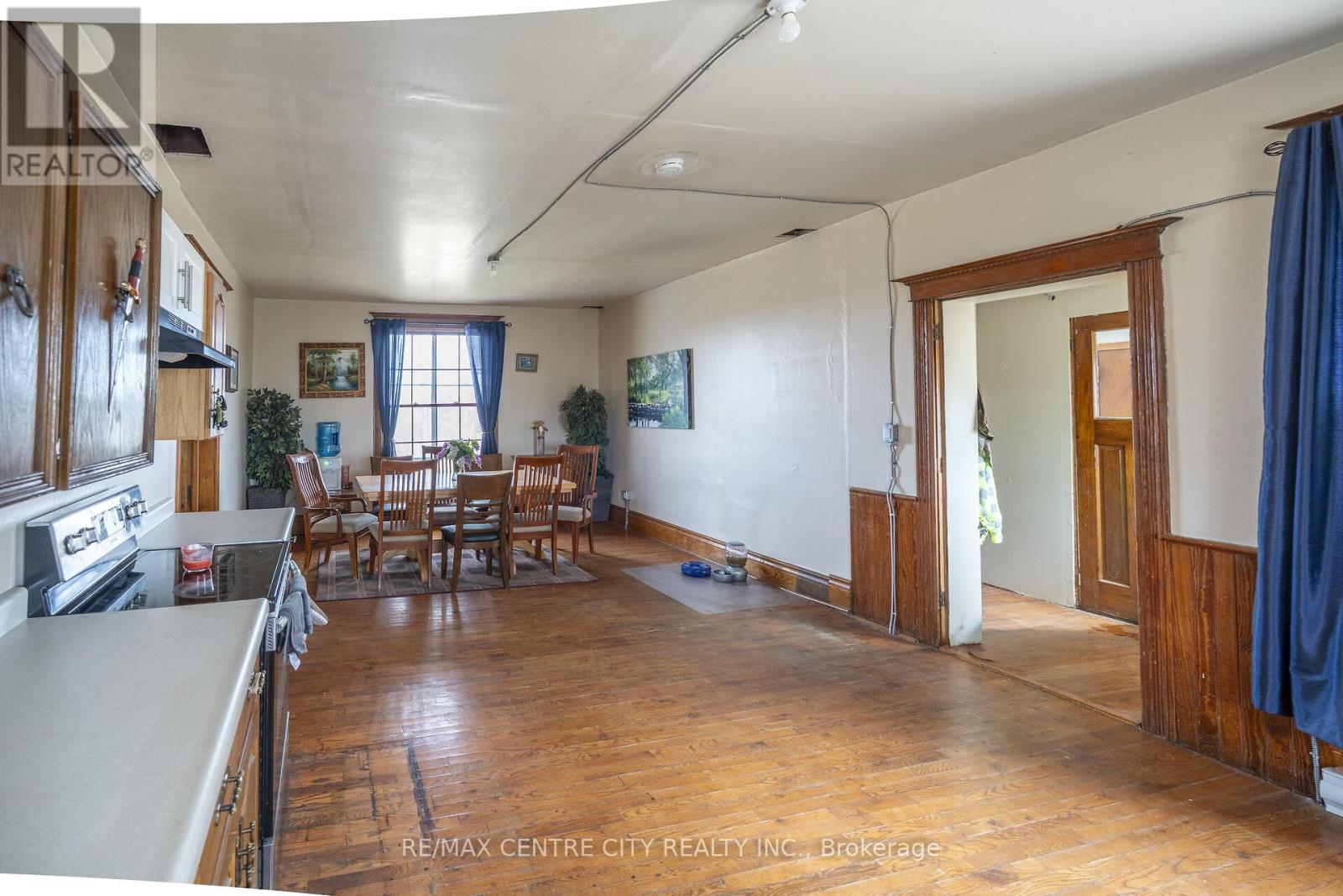 3542 Putnam Road, Thames Centre, Ontario  N0L 1V0 - Photo 28 - X12927412