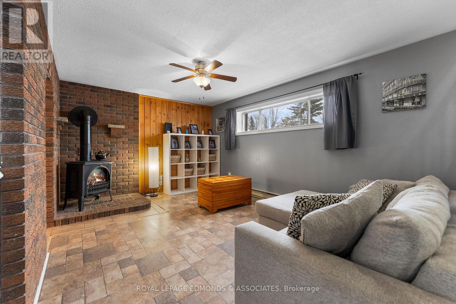 95 Spruce Street E, Petawawa, Ontario  K8H 3H7 - Photo 22 - X12927428