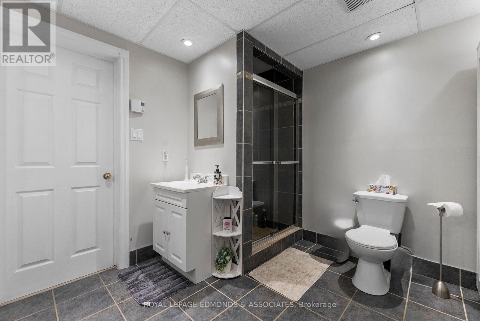 95 Spruce Street E, Petawawa, Ontario  K8H 3H7 - Photo 28 - X12927428