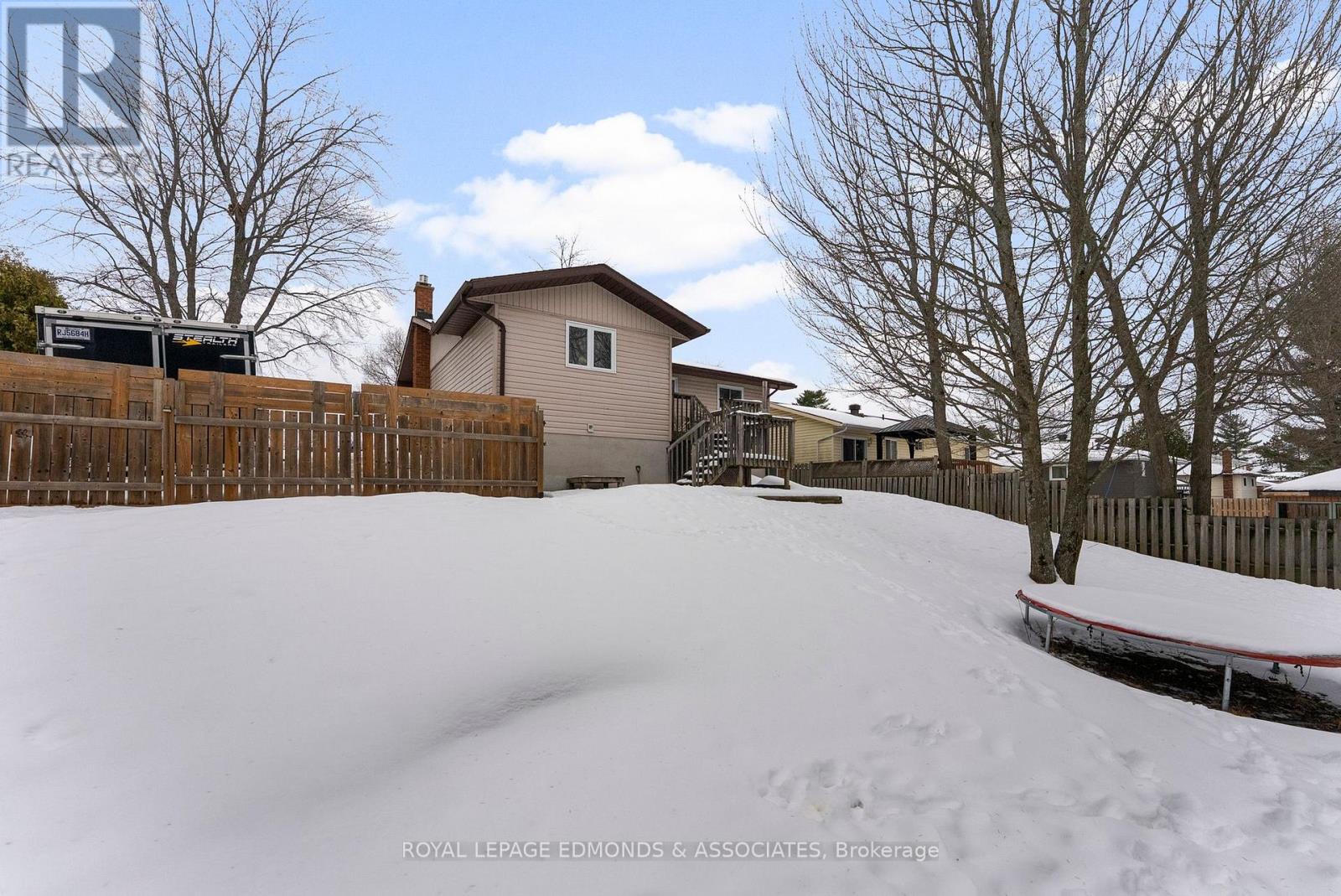 95 Spruce Street E, Petawawa, Ontario  K8H 3H7 - Photo 31 - X12927428