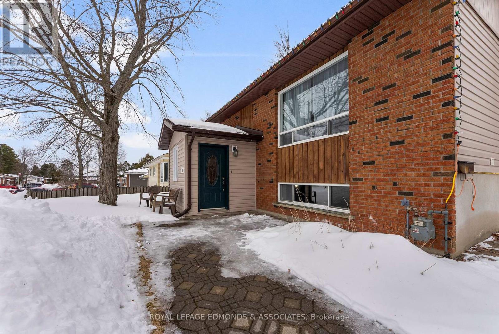 95 Spruce Street E, Petawawa, Ontario  K8H 3H7 - Photo 33 - X12927428