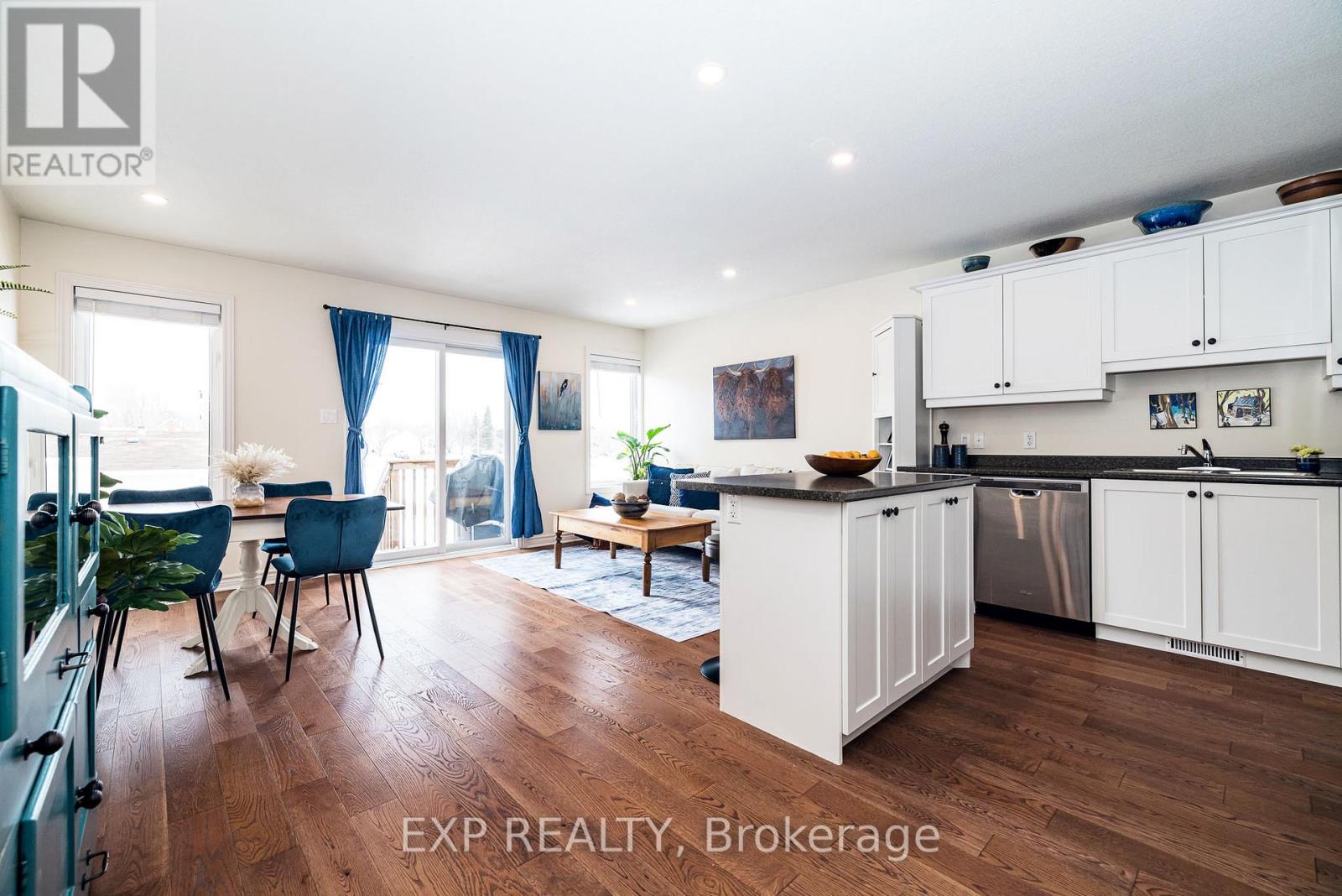 526 Stanley Brothers Street, Mississippi Mills, Ontario  K0A 1A0 - Photo 8 - X12927406