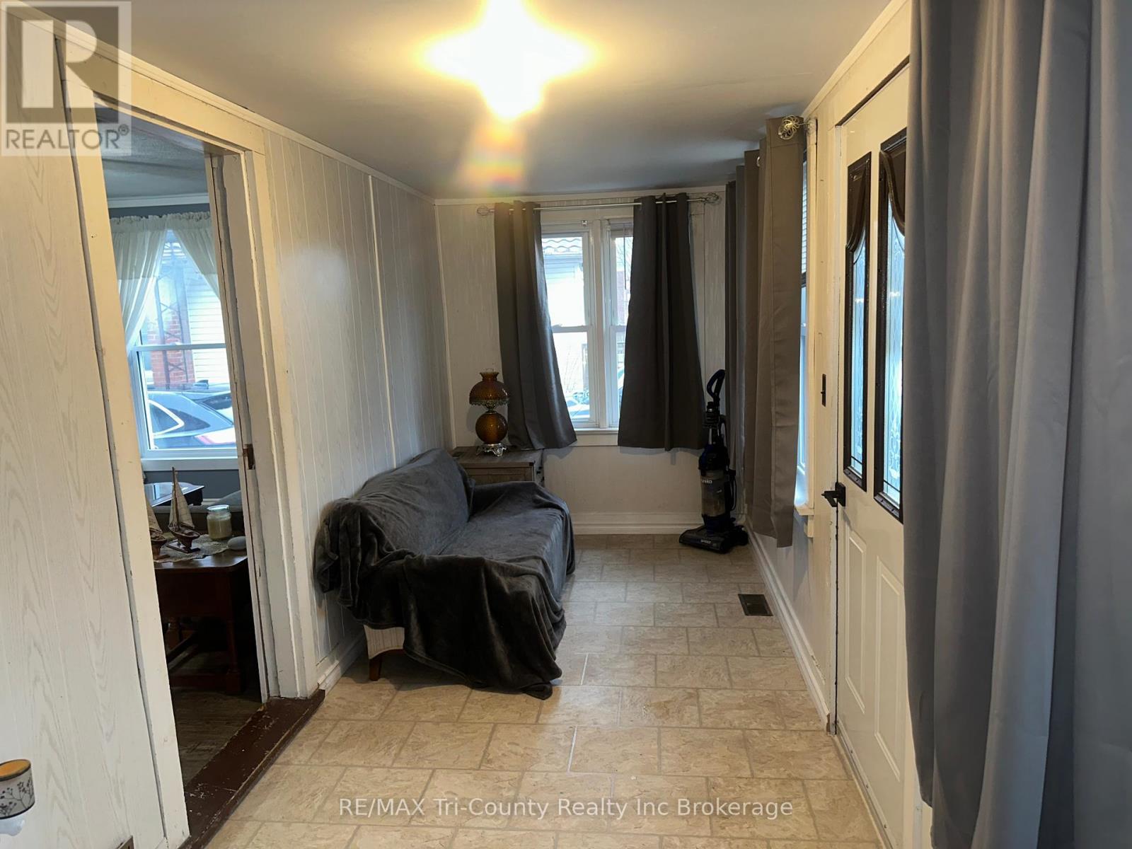 34 George Street N, Norfolk, Ontario  N0E 1G0 - Photo 12 - X12927416