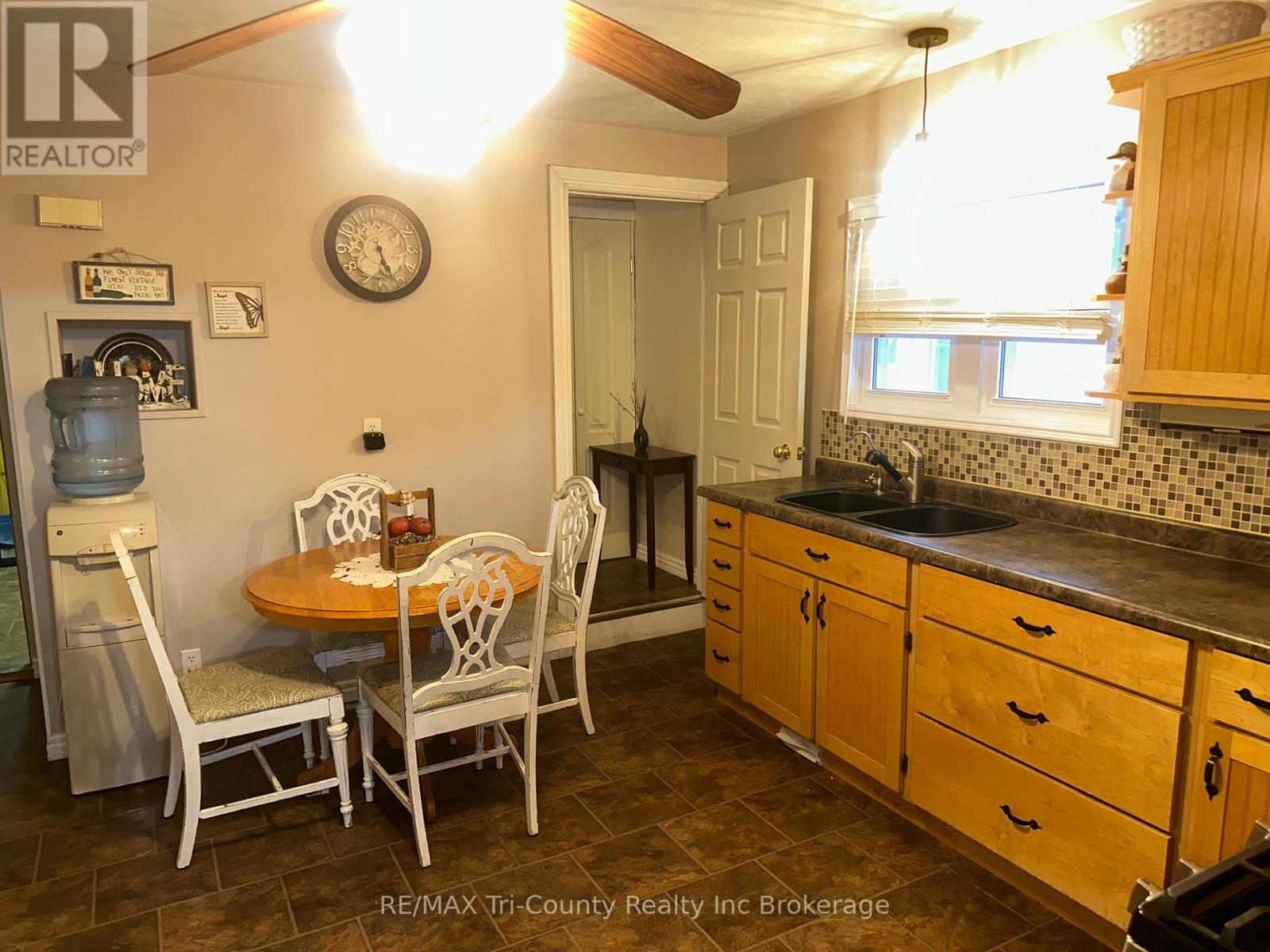 34 George Street N, Norfolk, Ontario  N0E 1G0 - Photo 6 - X12927416