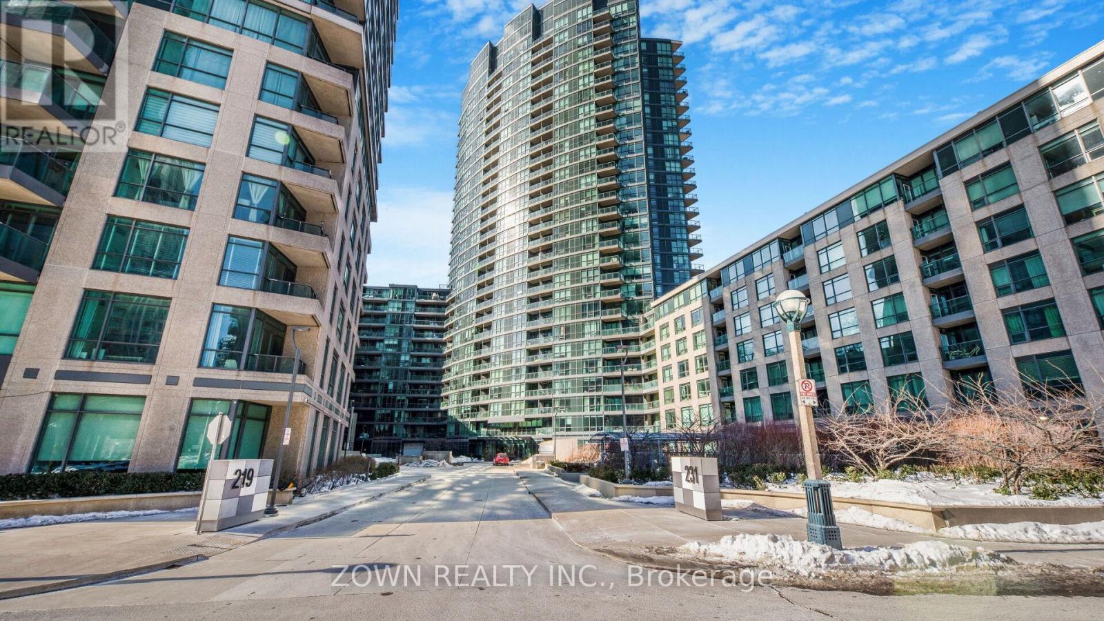 220 - 231 Fort York Boulevard, Toronto, Ontario  M5V 1B2 - Photo 2 - C12927414