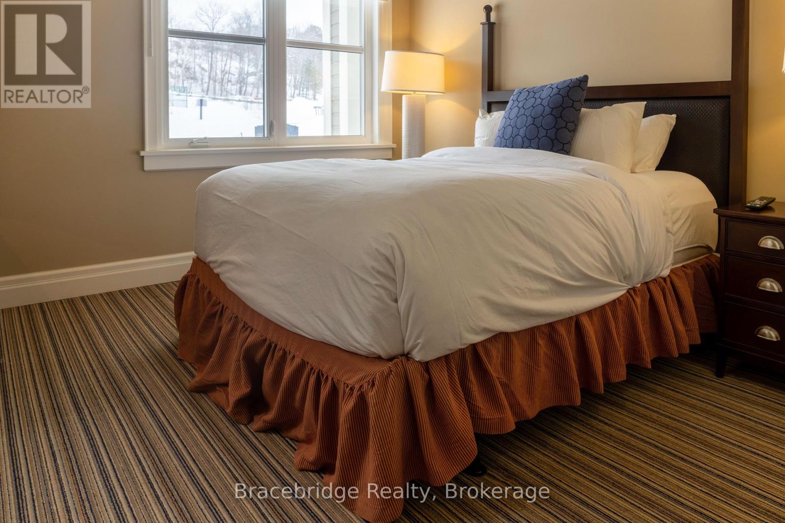 G102-C2 - 1869 Muskoka Road 118 Highway W, Muskoka Lakes (Monck (Muskoka Lakes)), Ontario  P1L 1W8 - Photo 3 - X12927424