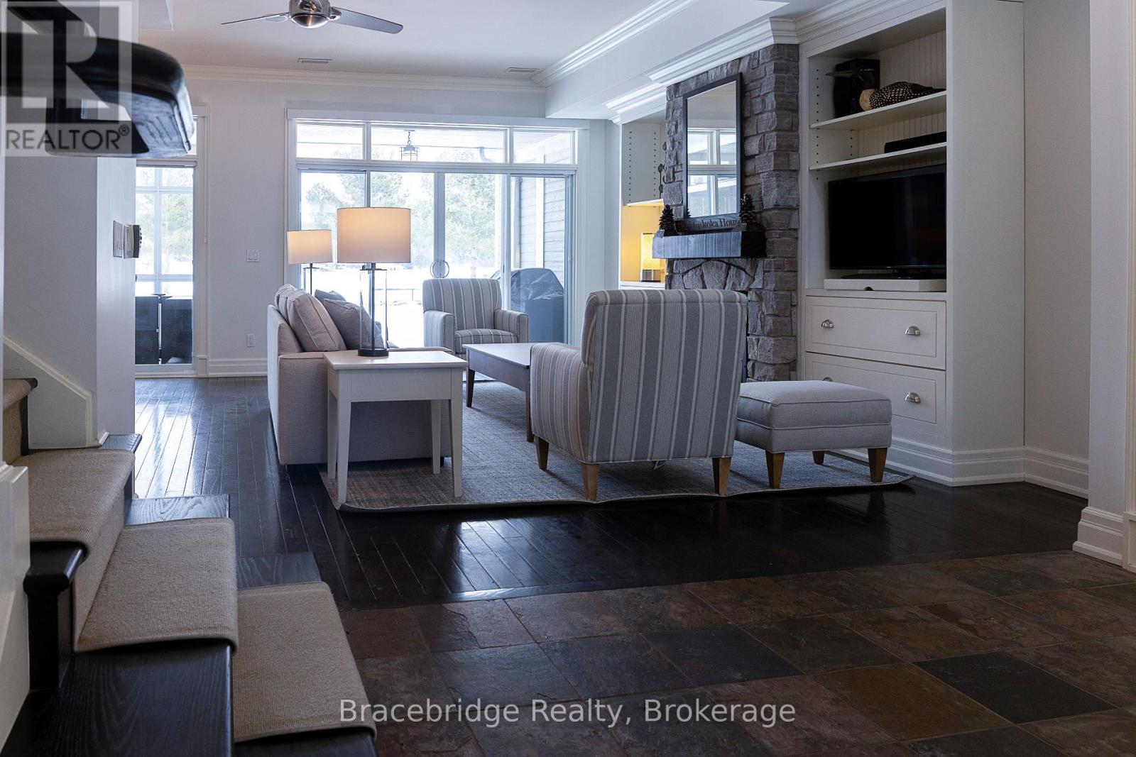 G102-C2 - 1869 Muskoka Road 118 Highway W, Muskoka Lakes (Monck (Muskoka Lakes)), Ontario  P1L 1W8 - Photo 5 - X12927424