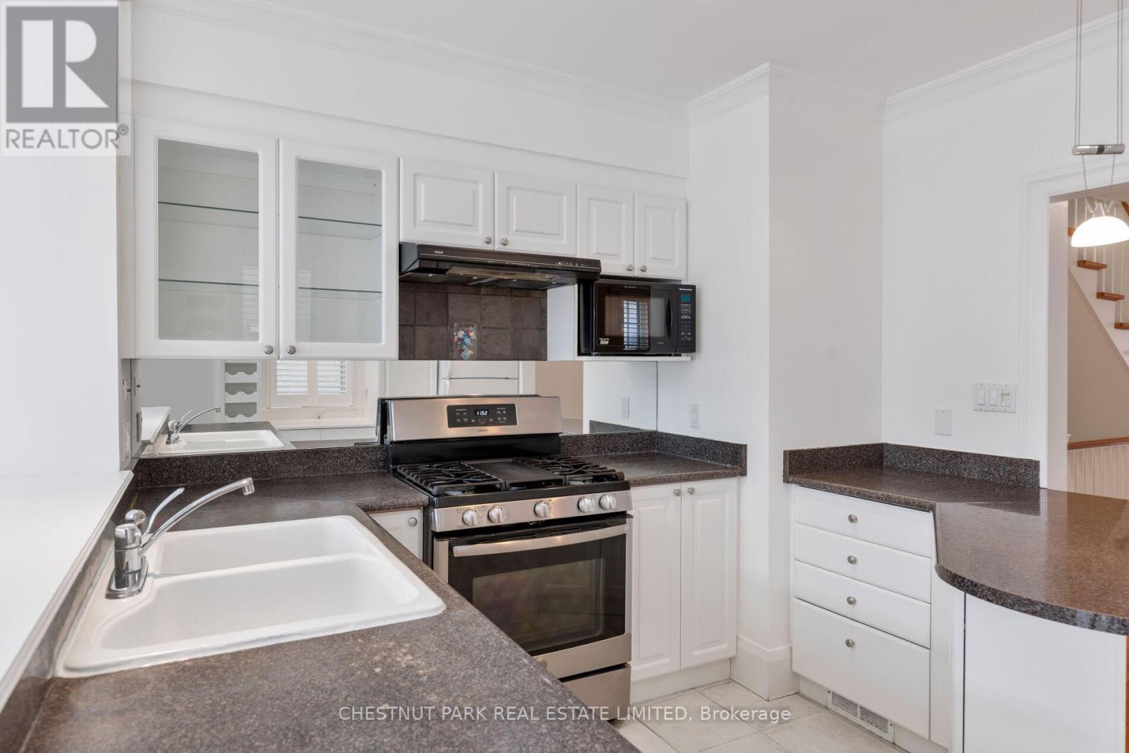 126 Browning Avenue, Toronto, Ontario  M4K 1W3 - Photo 11 - E12926292