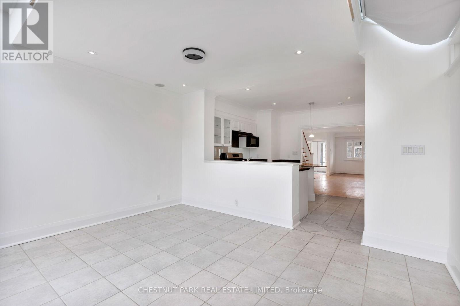 126 Browning Avenue, Toronto, Ontario  M4K 1W3 - Photo 13 - E12926292