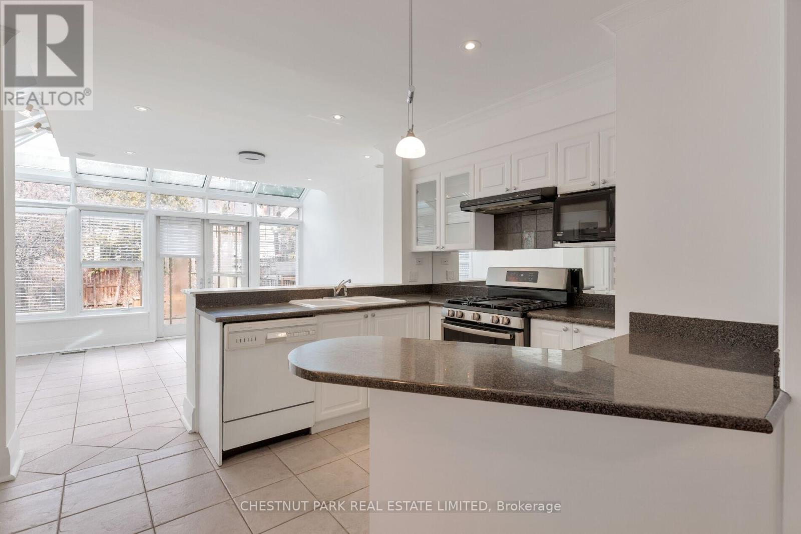 126 Browning Avenue, Toronto, Ontario  M4K 1W3 - Photo 8 - E12926292