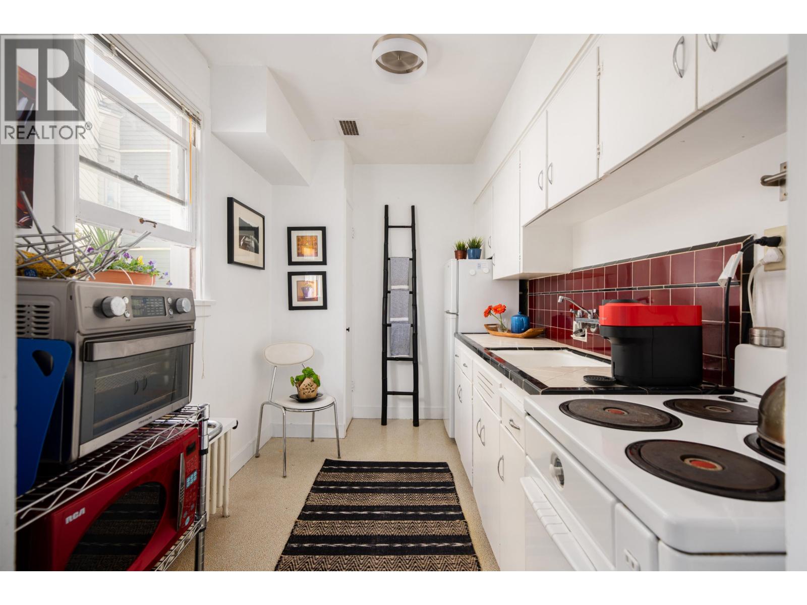 303 1565 Burnaby Street, Vancouver, British Columbia  V6G 1X1 - Photo 15 - R3103887