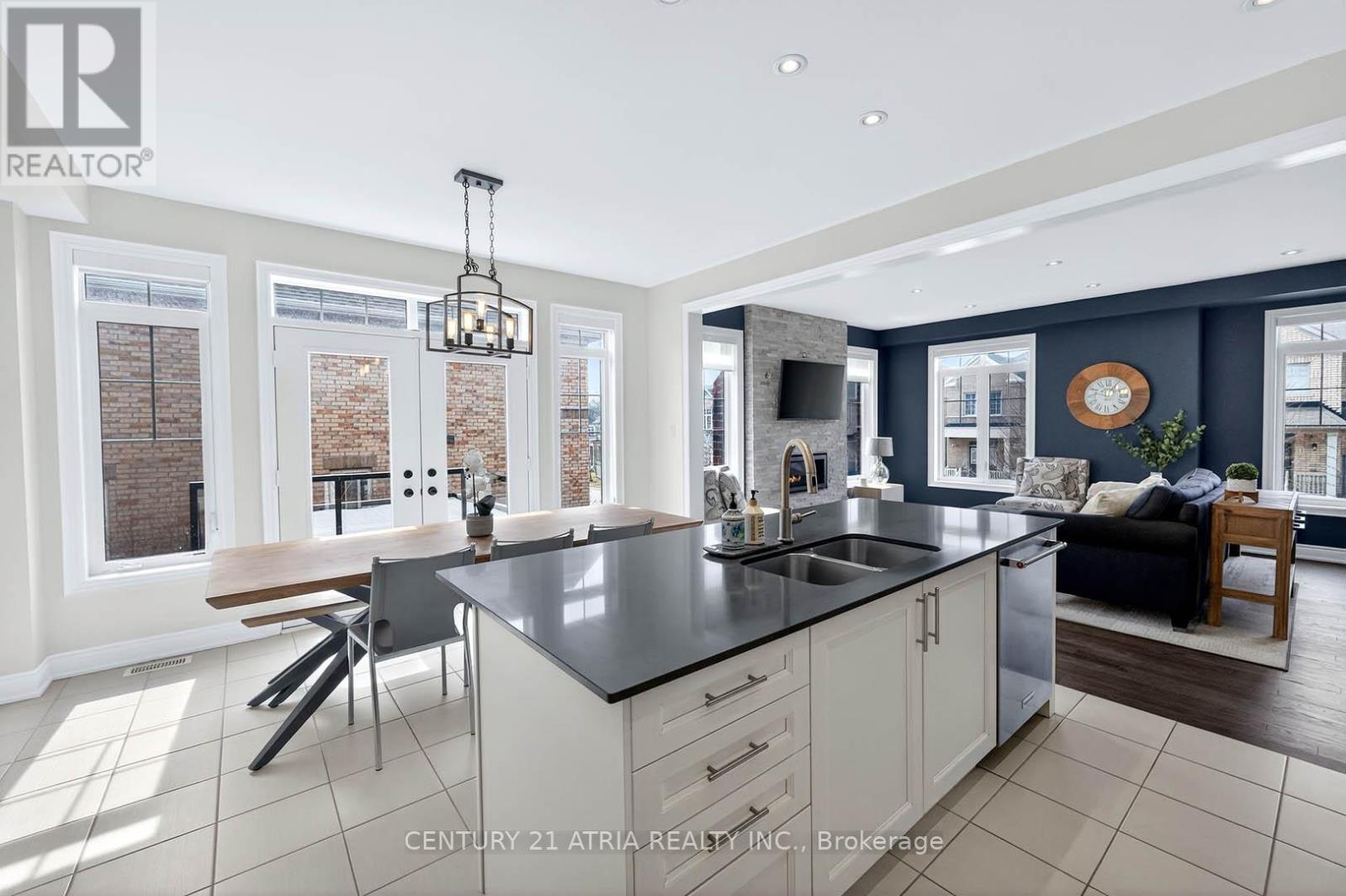 29 Rothwell Street, Aurora, Ontario  L4G 0V6 - Photo 10 - N12927402