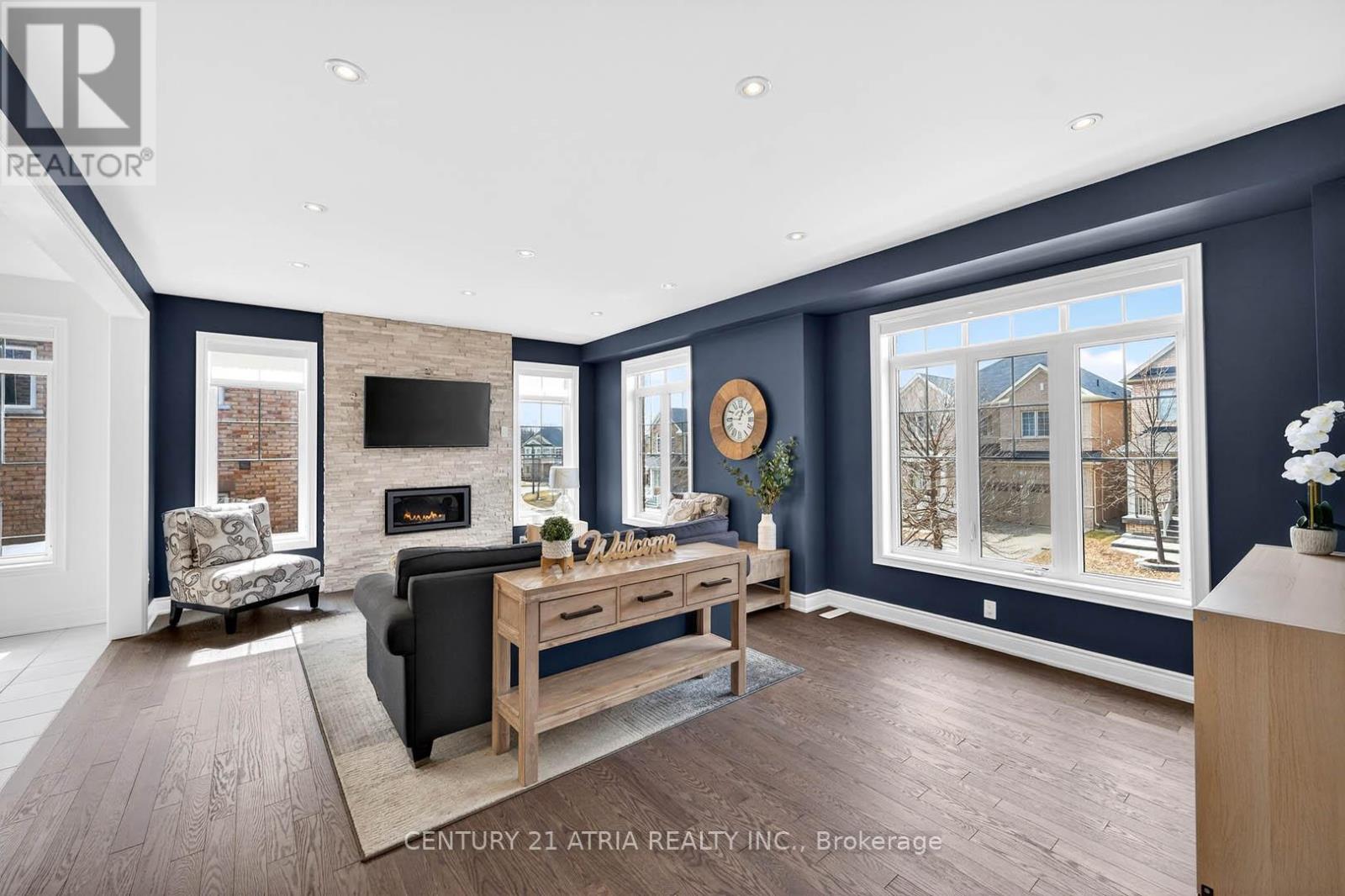 29 Rothwell Street, Aurora, Ontario  L4G 0V6 - Photo 6 - N12927402