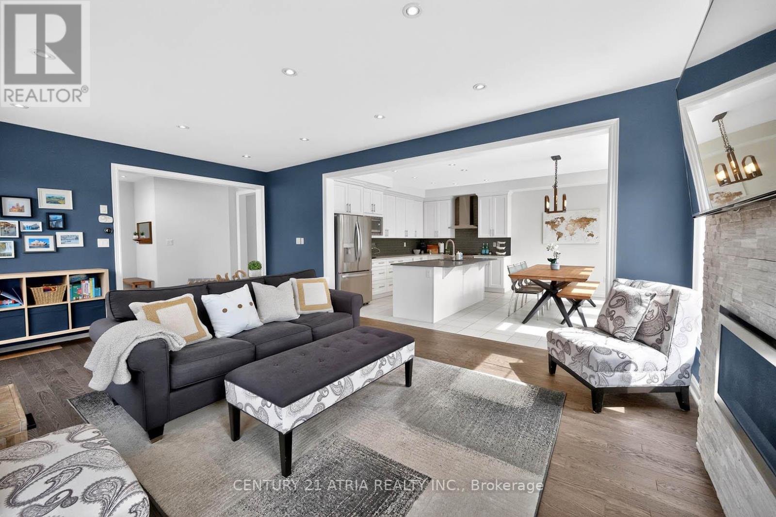 29 Rothwell Street, Aurora, Ontario  L4G 0V6 - Photo 7 - N12927402