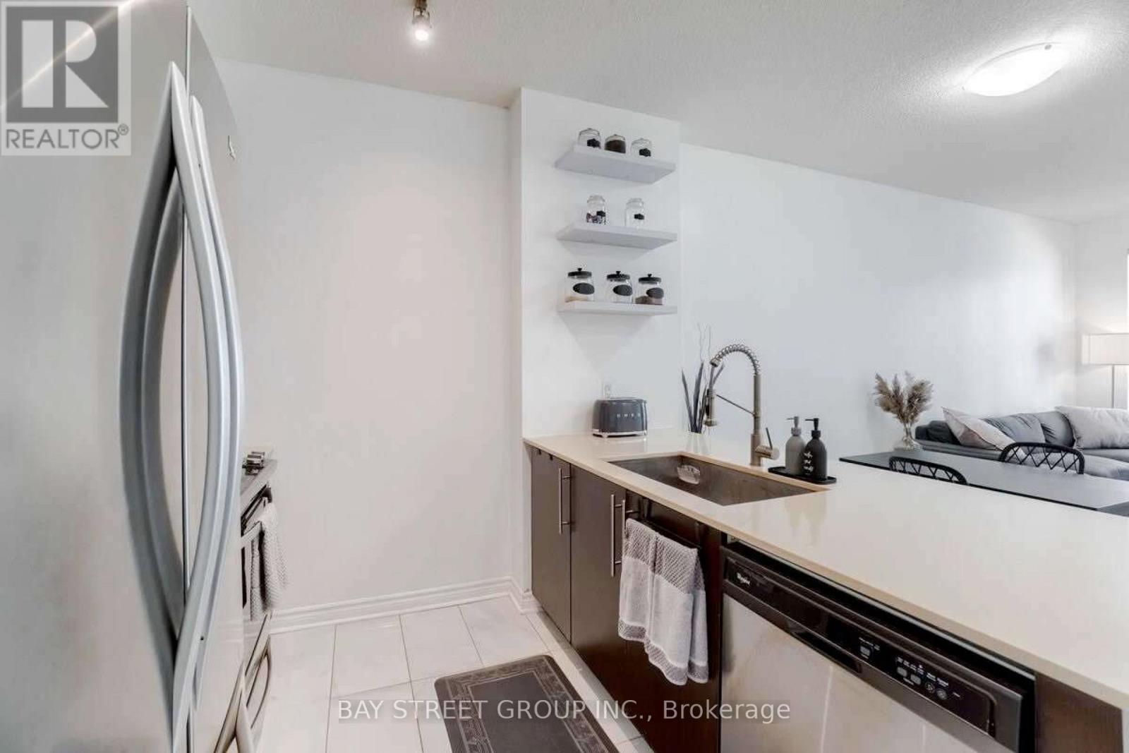 2604 - 4011 Brickstone Mews, Mississauga, Ontario  L5B 0G3 - Photo 6 - W12927366