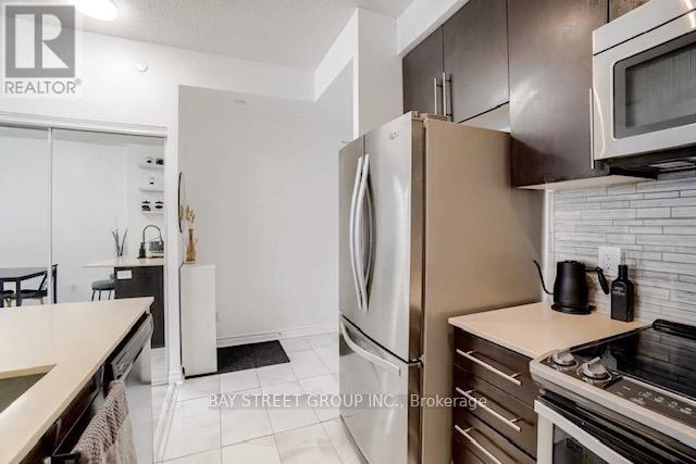 2604 - 4011 Brickstone Mews, Mississauga, Ontario  L5B 0G3 - Photo 8 - W12927366