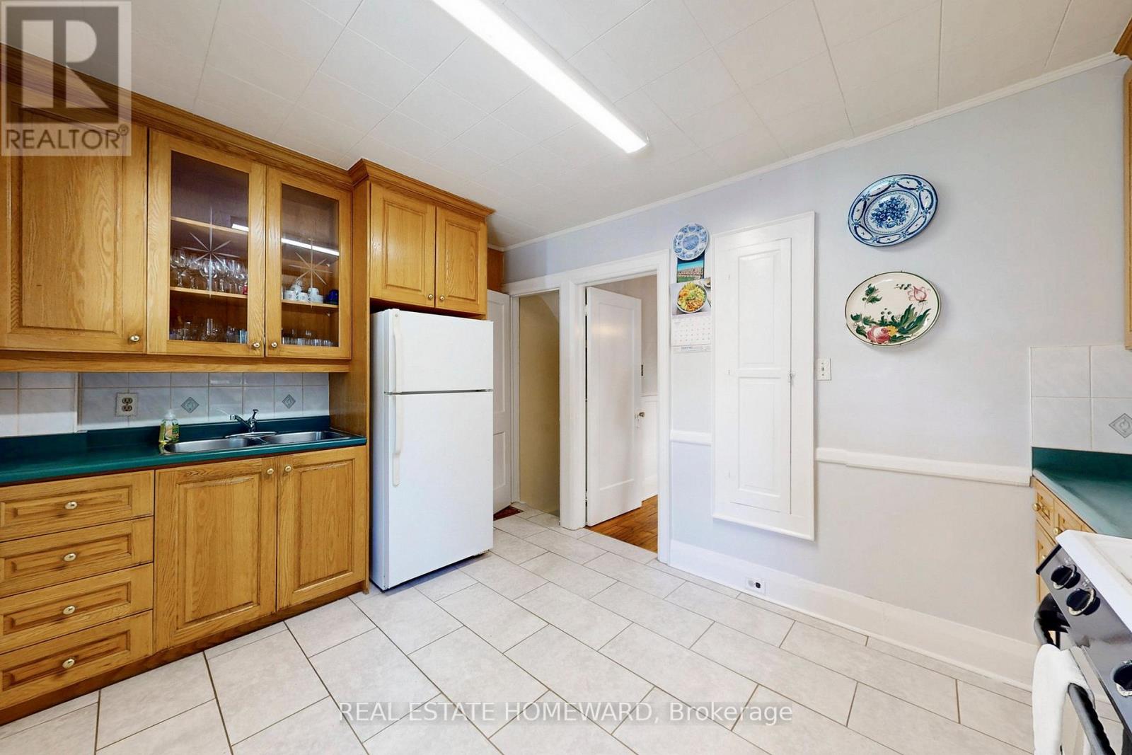 87 Guestville Avenue, Toronto, Ontario  M6N 4N5 - Photo 16 - W12927376