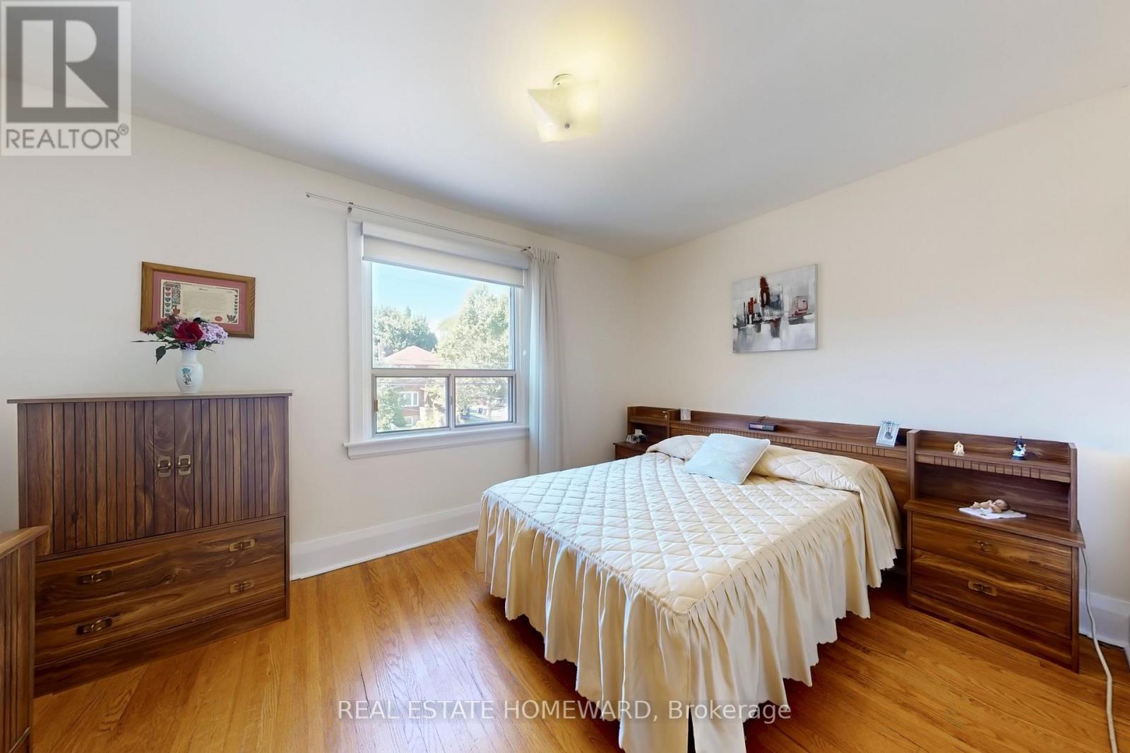 87 Guestville Avenue, Toronto, Ontario  M6N 4N5 - Photo 21 - W12927376