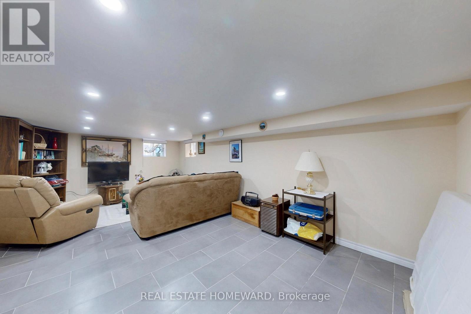 87 Guestville Avenue, Toronto, Ontario  M6N 4N5 - Photo 31 - W12927376