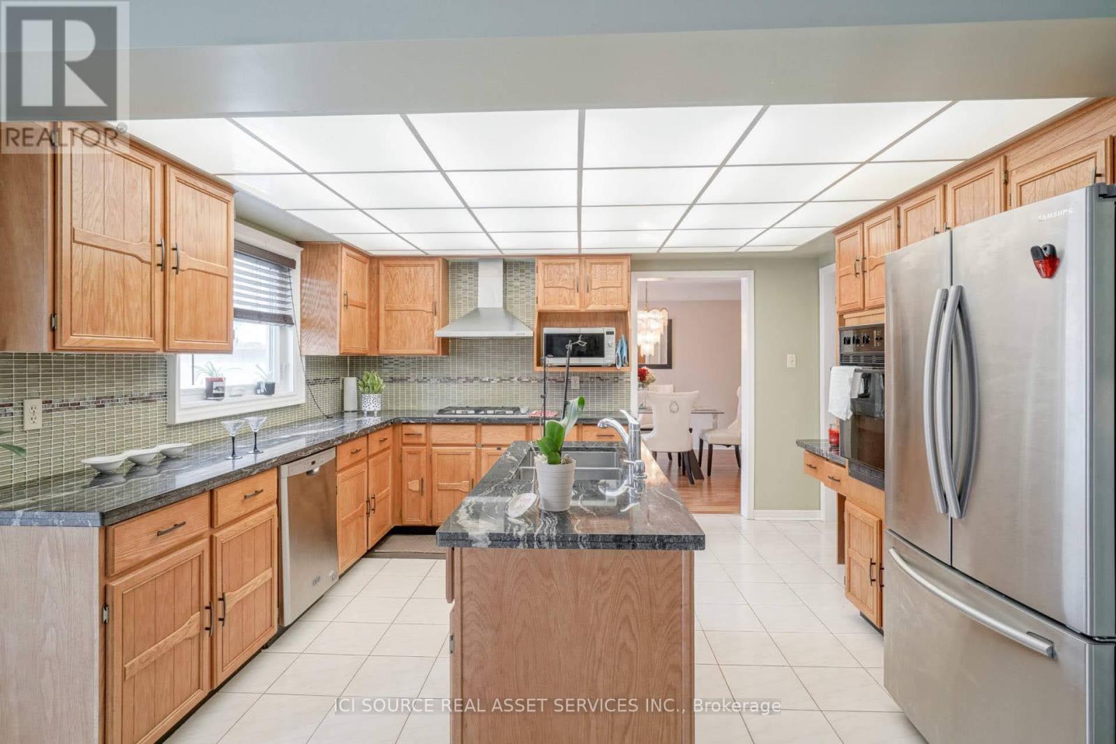 Upper - 5668 Turney Drive, Mississauga, Ontario  L5M 4Y9 - Photo 10 - W12927394