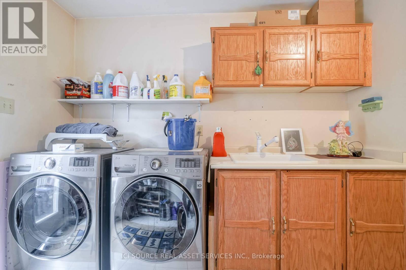 Upper - 5668 Turney Drive, Mississauga, Ontario  L5M 4Y9 - Photo 14 - W12927394