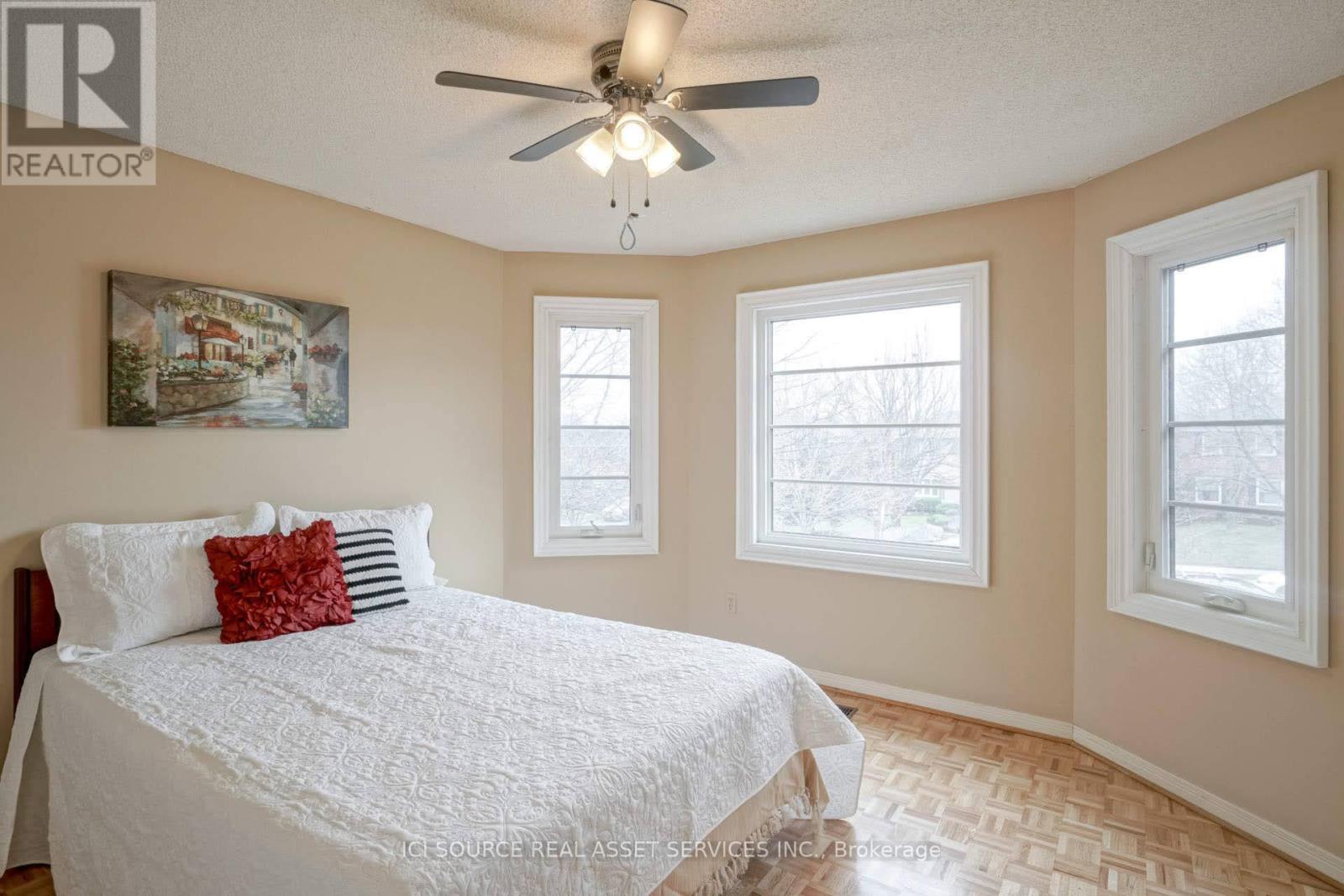 Upper - 5668 Turney Drive, Mississauga, Ontario  L5M 4Y9 - Photo 21 - W12927394