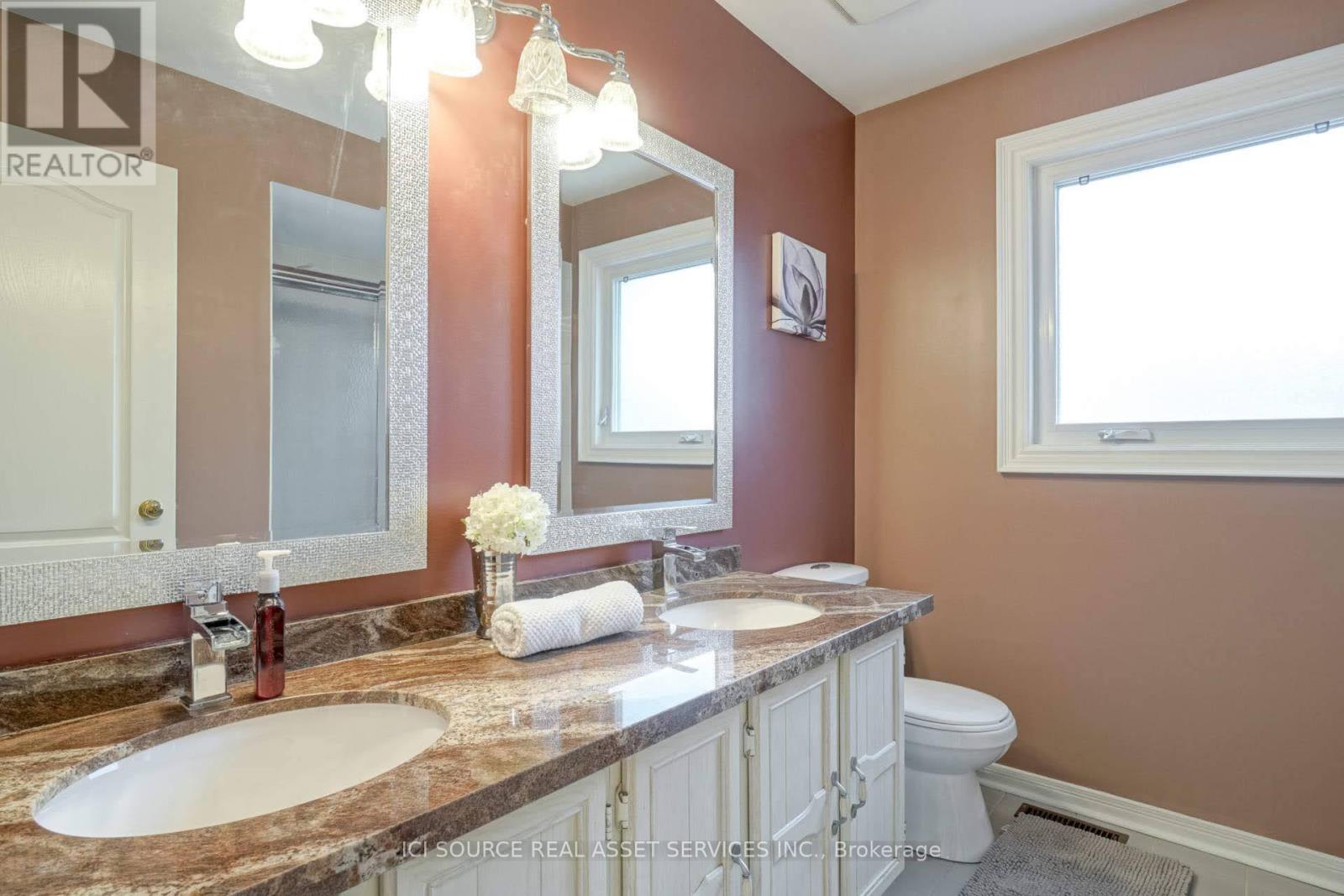 Upper - 5668 Turney Drive, Mississauga, Ontario  L5M 4Y9 - Photo 22 - W12927394