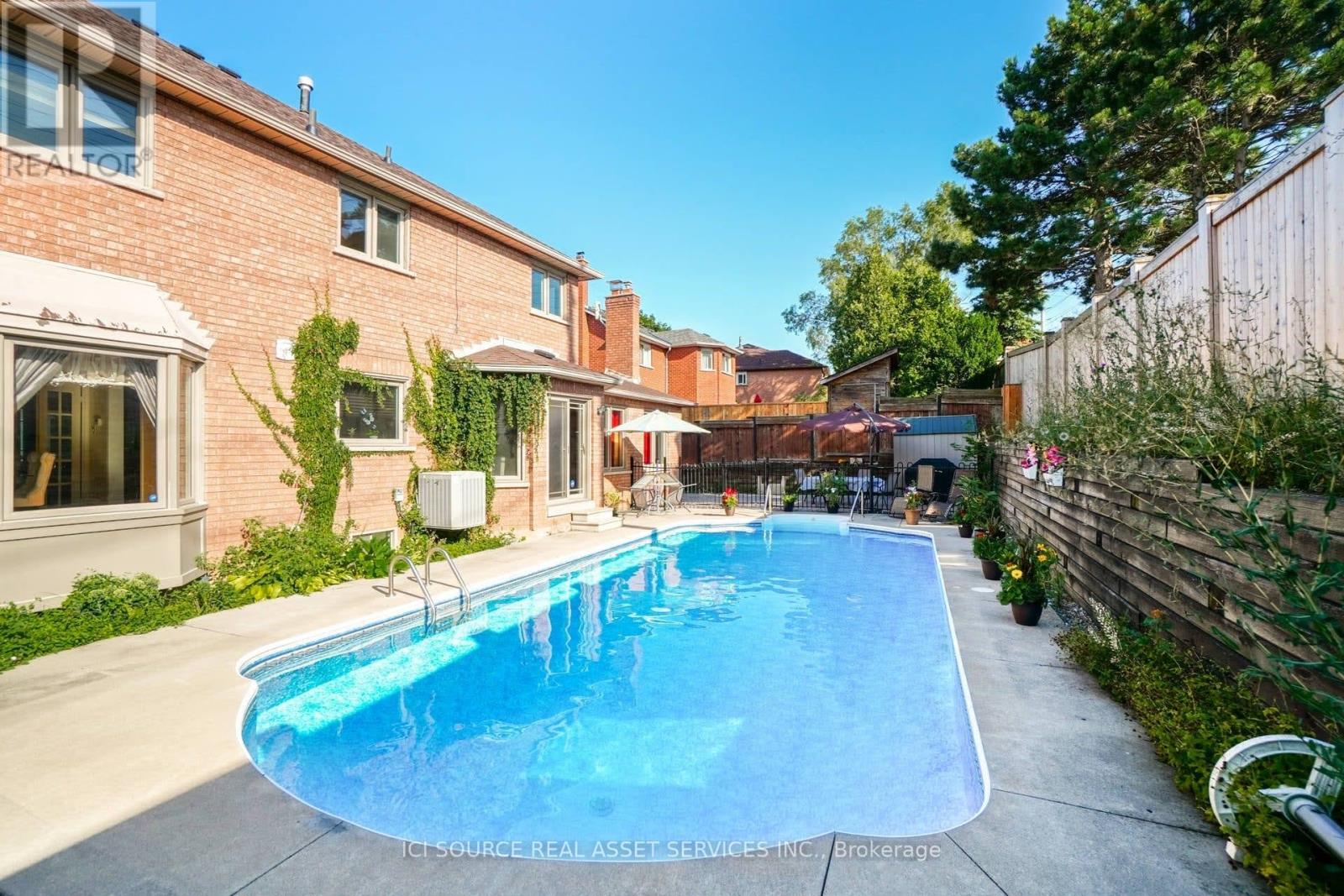 Upper - 5668 Turney Drive, Mississauga, Ontario  L5M 4Y9 - Photo 25 - W12927394