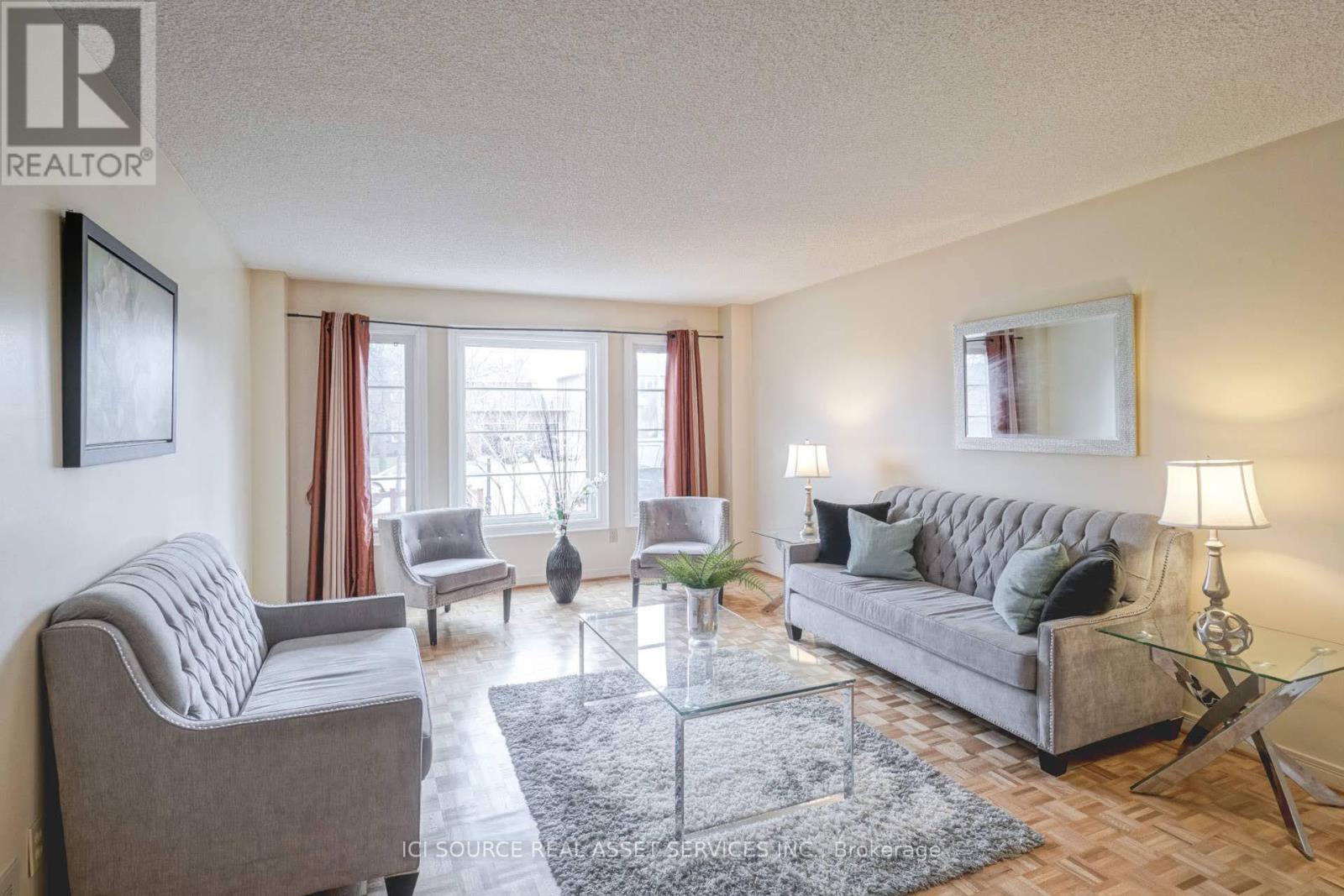 Upper - 5668 Turney Drive, Mississauga, Ontario  L5M 4Y9 - Photo 6 - W12927394