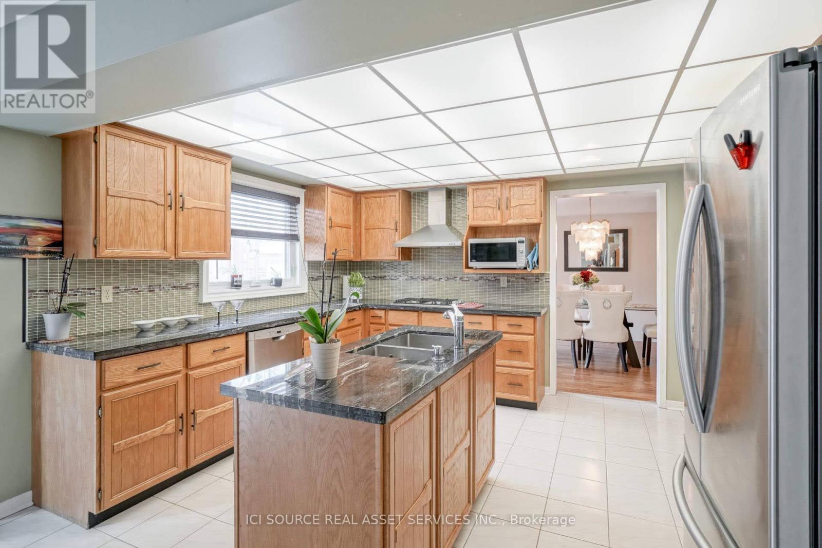 Upper - 5668 Turney Drive, Mississauga, Ontario  L5M 4Y9 - Photo 9 - W12927394