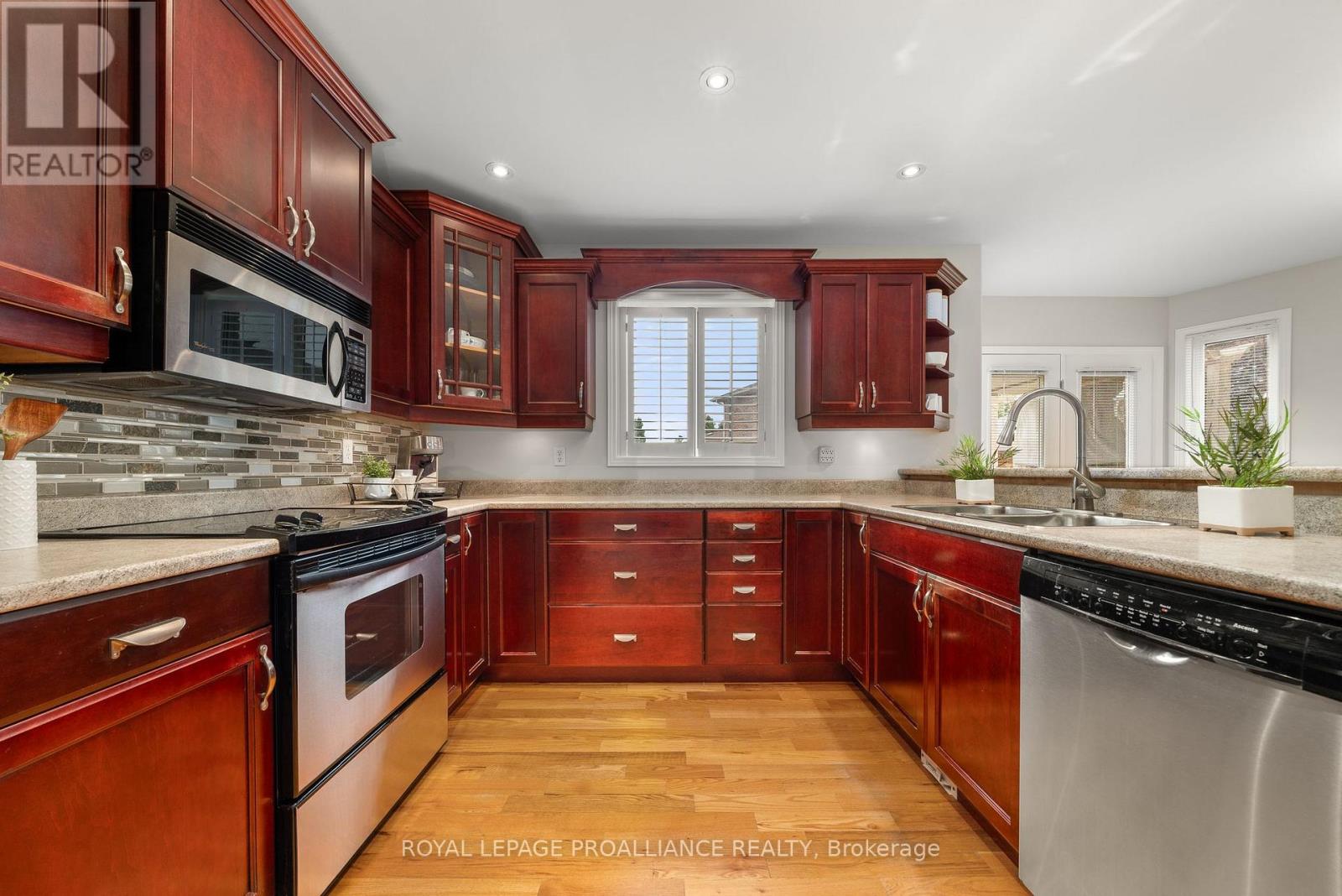 8 Linden Lane, Belleville, Ontario  K8N 5W9 - Photo 19 - X12926518