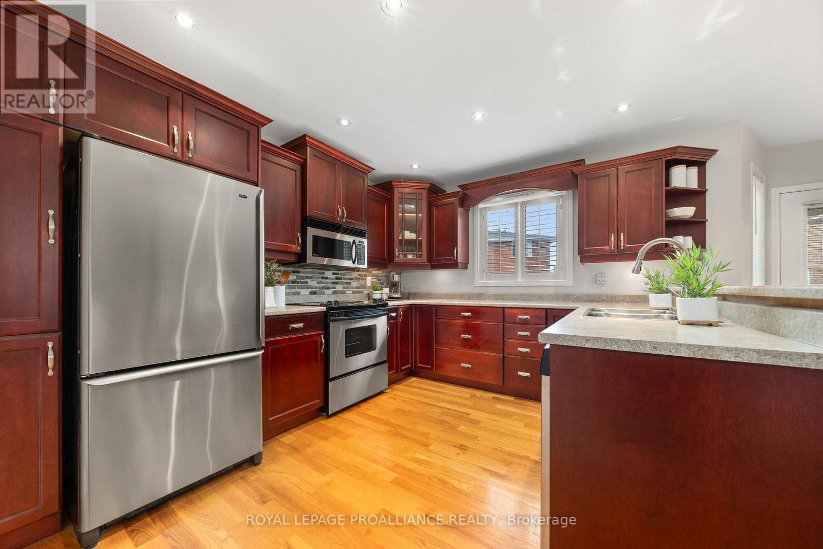 8 Linden Lane, Belleville, Ontario  K8N 5W9 - Photo 20 - X12926518