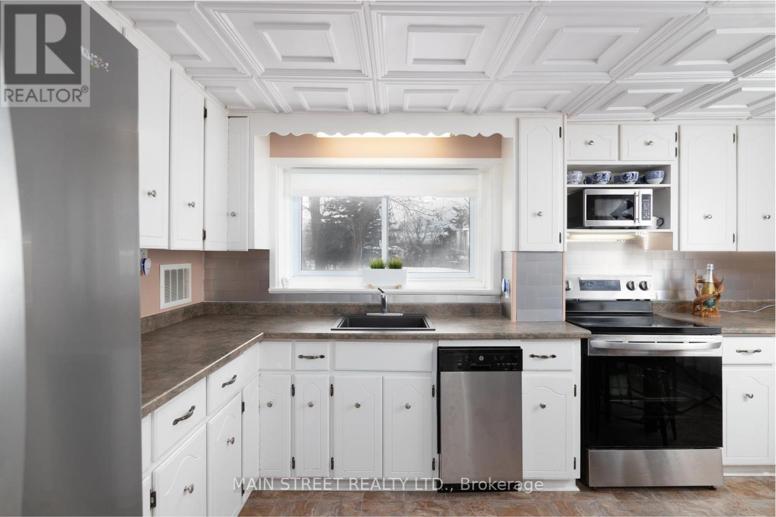 35 Peats Point Road, Prince Edward County, Ontario  K8N 4Z7 - Photo 13 - X12927364