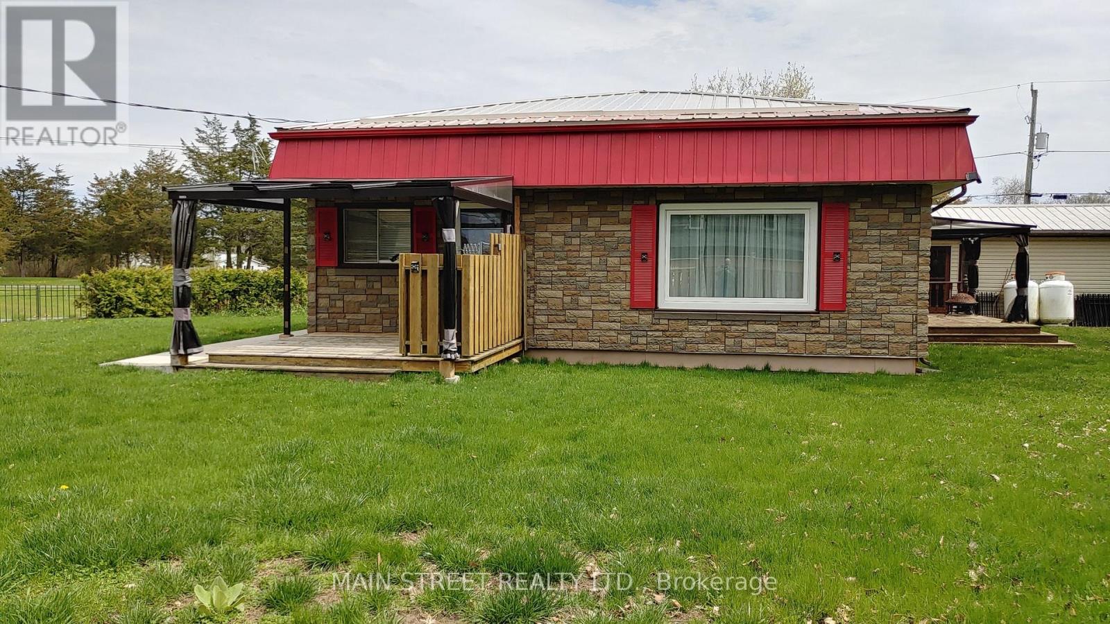 35 Peats Point Road, Prince Edward County, Ontario  K8N 4Z7 - Photo 7 - X12927364