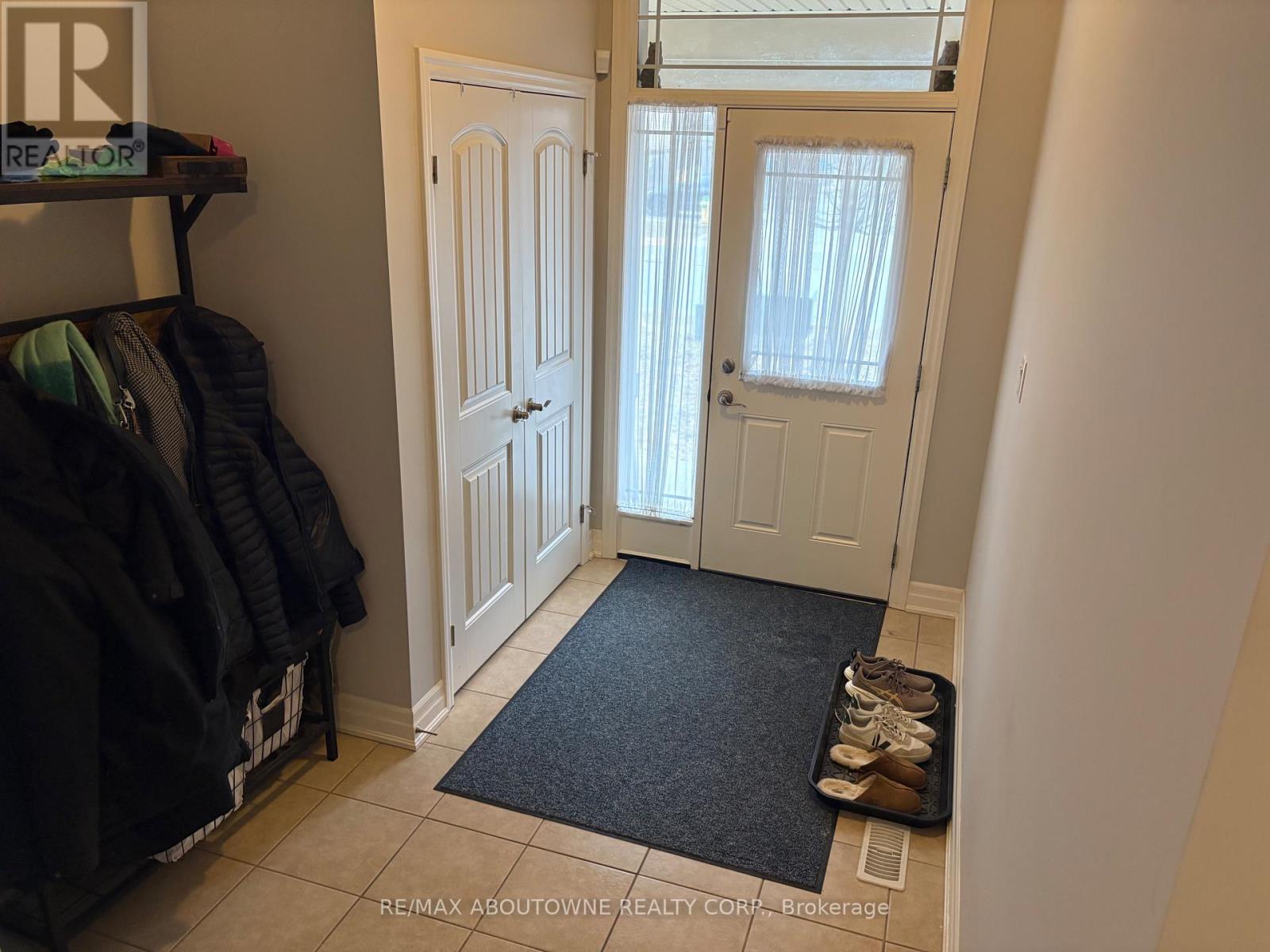 17 Samuel Drive, Guelph, Ontario  N1L 0K2 - Photo 2 - X12927382