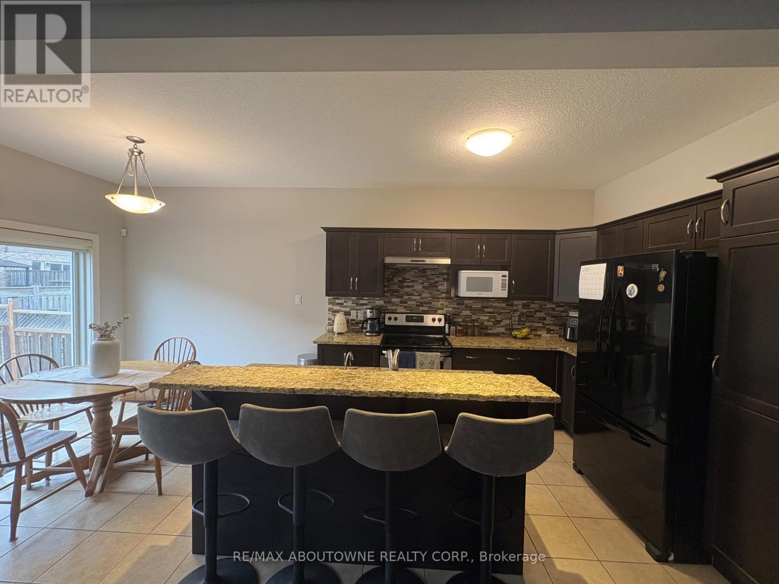 17 Samuel Drive, Guelph, Ontario  N1L 0K2 - Photo 4 - X12927382