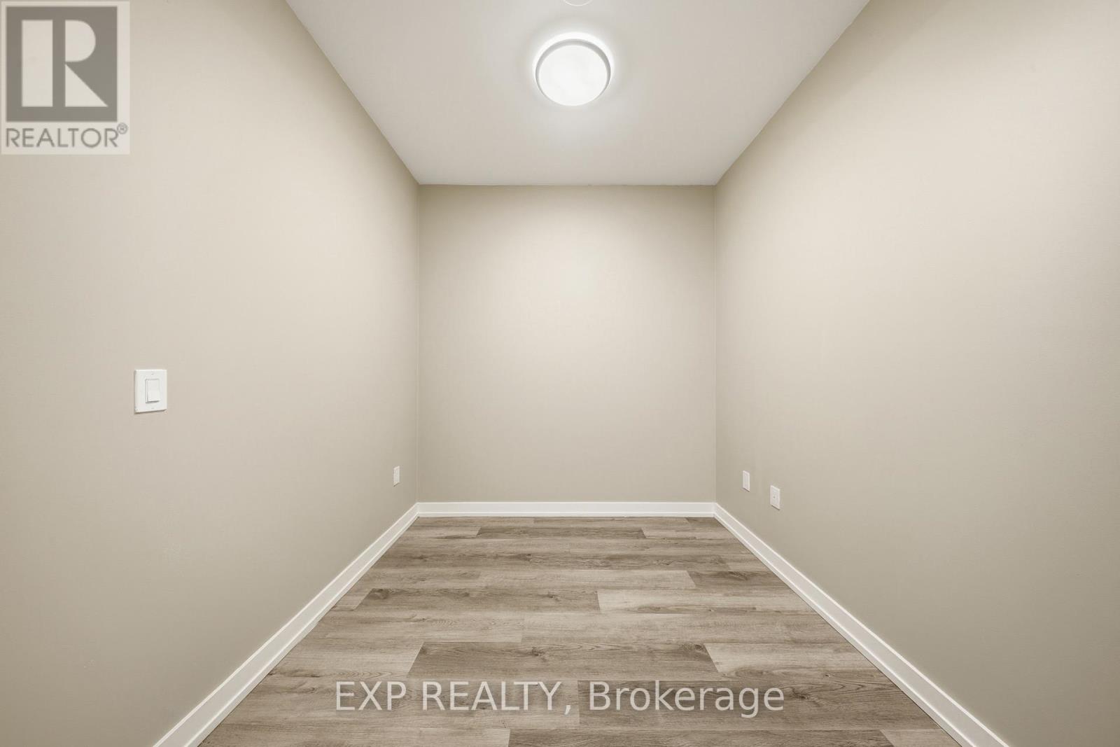 1810 - 15 Wellington Street S, Kitchener, Ontario  N2G 0E4 - Photo 10 - X12927388